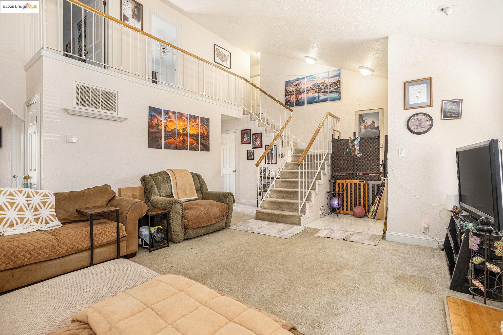 Detail Gallery Image 18 of 33 For 117 S Lake Dr, Antioch,  CA 94509 - 3 Beds | 2/1 Baths