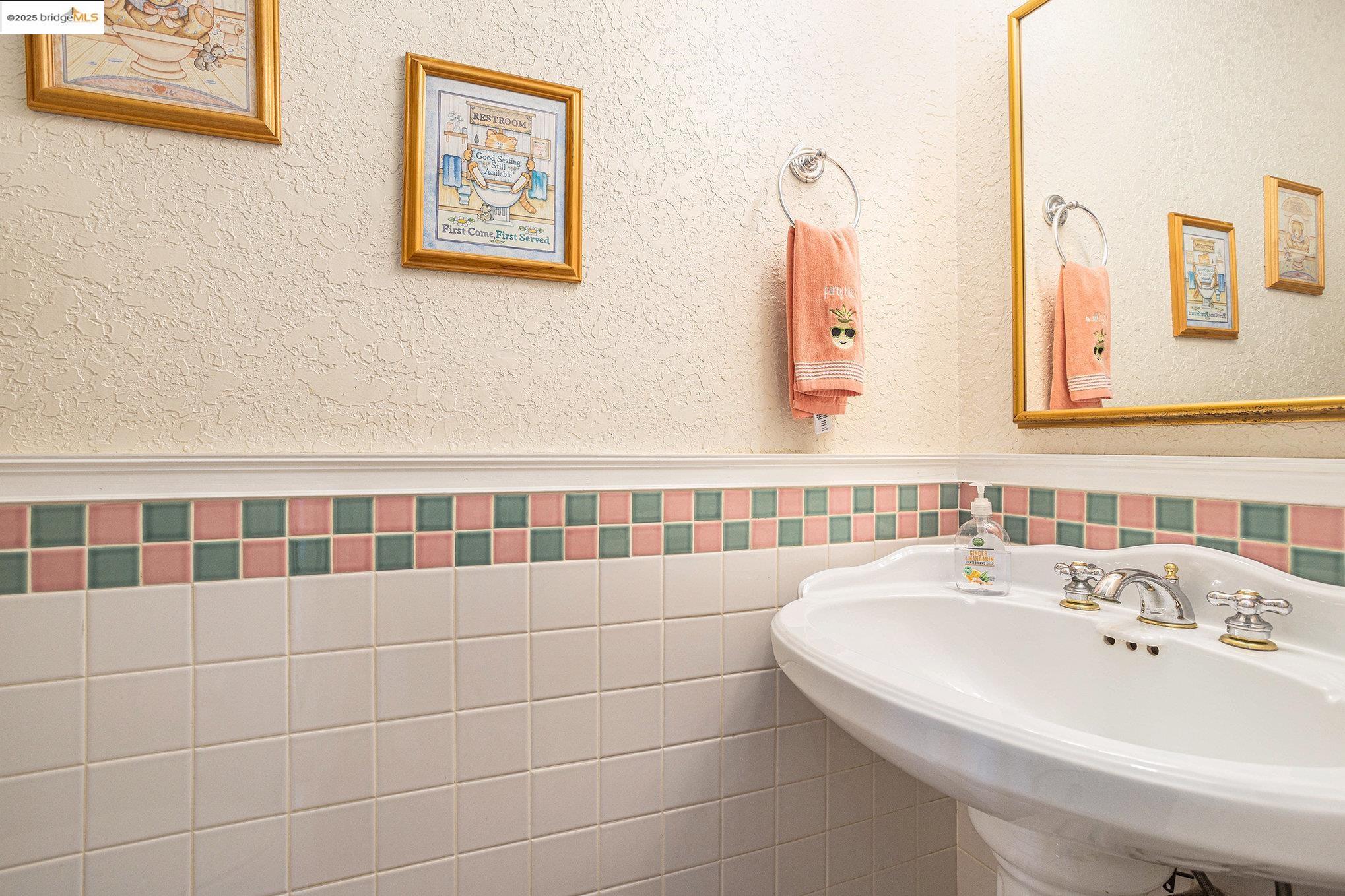 Detail Gallery Image 20 of 33 For 117 S Lake Dr, Antioch,  CA 94509 - 3 Beds | 2/1 Baths