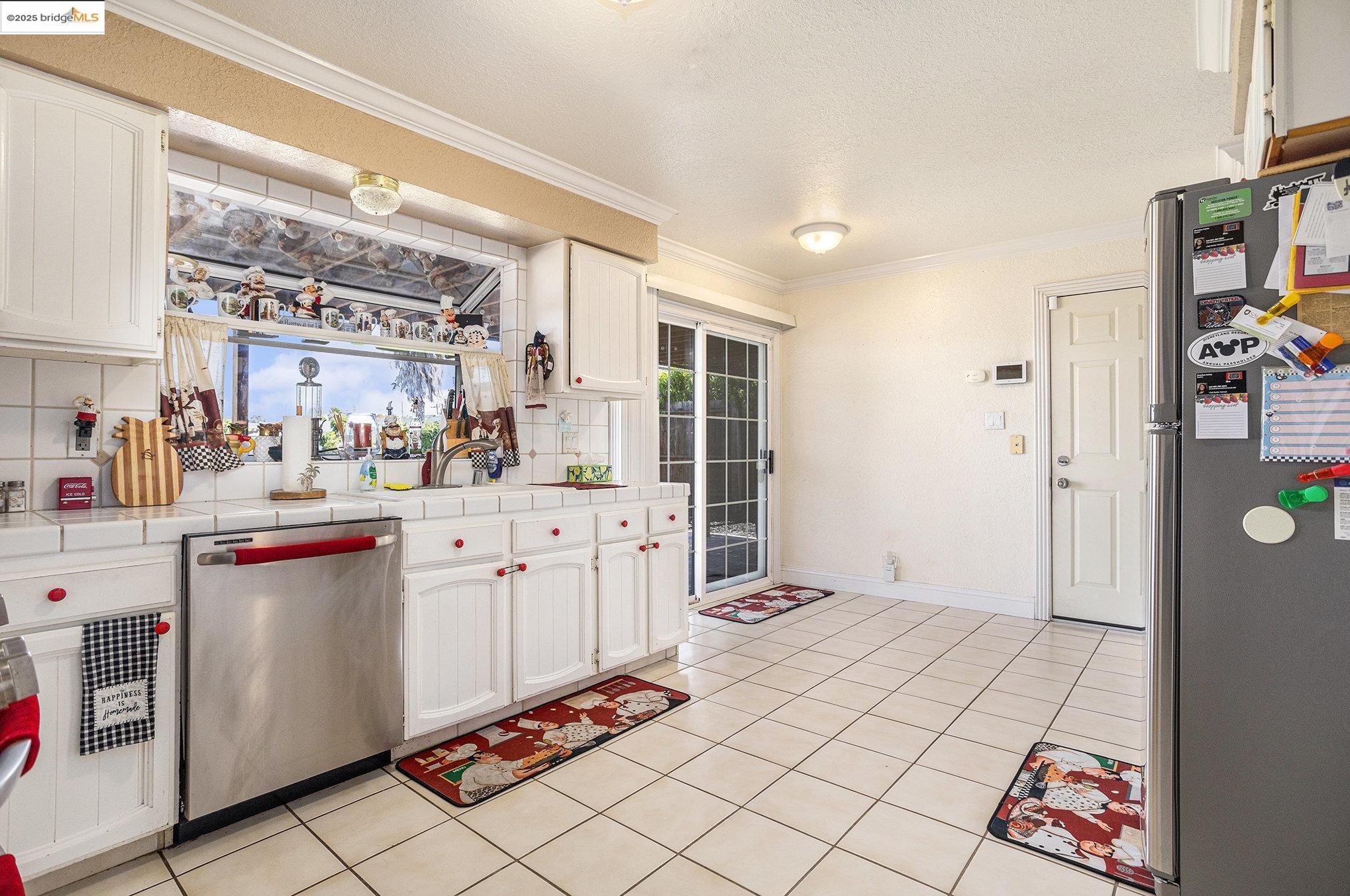 Detail Gallery Image 23 of 33 For 117 S Lake Dr, Antioch,  CA 94509 - 3 Beds | 2/1 Baths