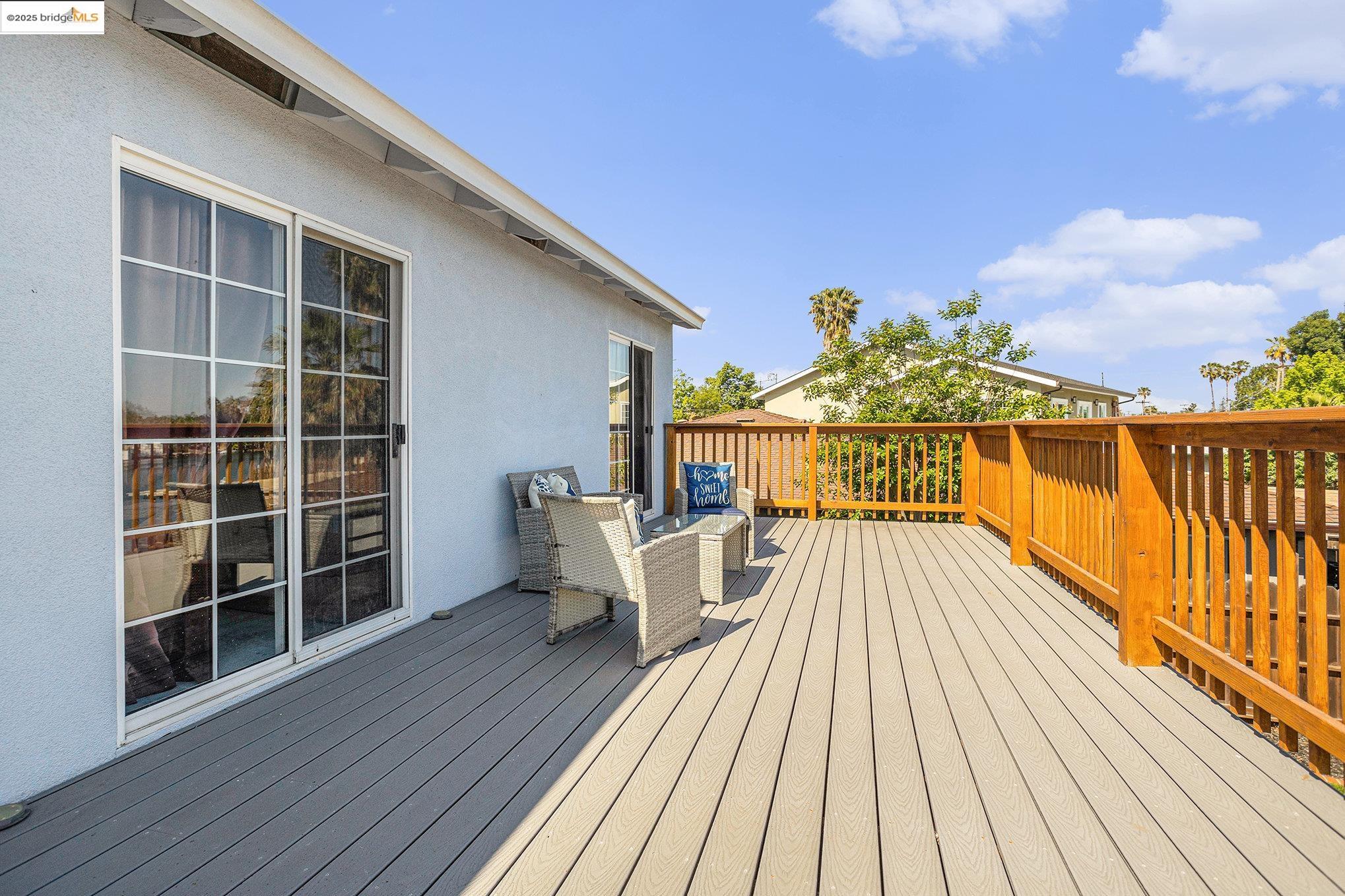 Detail Gallery Image 6 of 33 For 117 S Lake Dr, Antioch,  CA 94509 - 3 Beds | 2/1 Baths