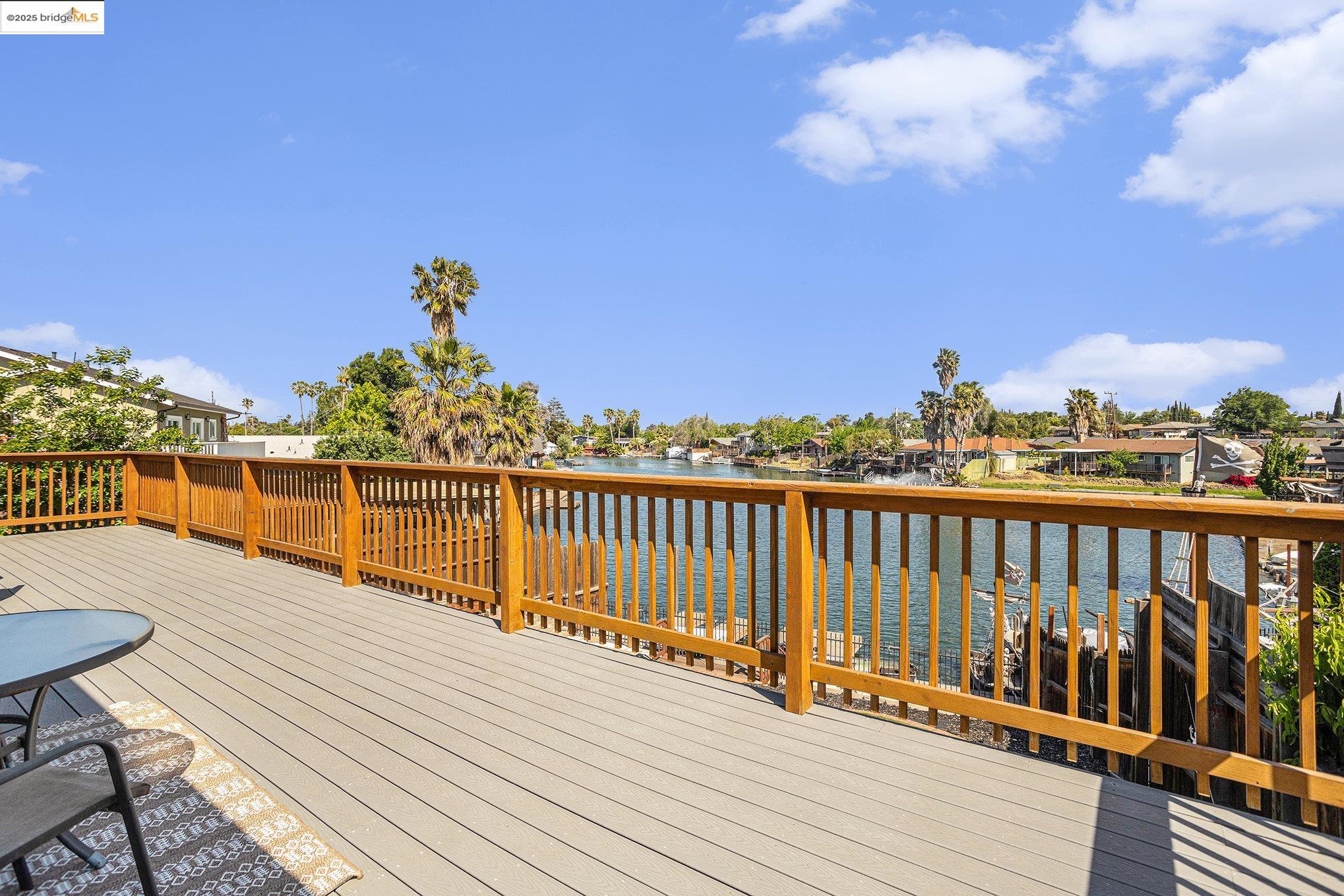 Detail Gallery Image 9 of 33 For 117 S Lake Dr, Antioch,  CA 94509 - 3 Beds | 2/1 Baths