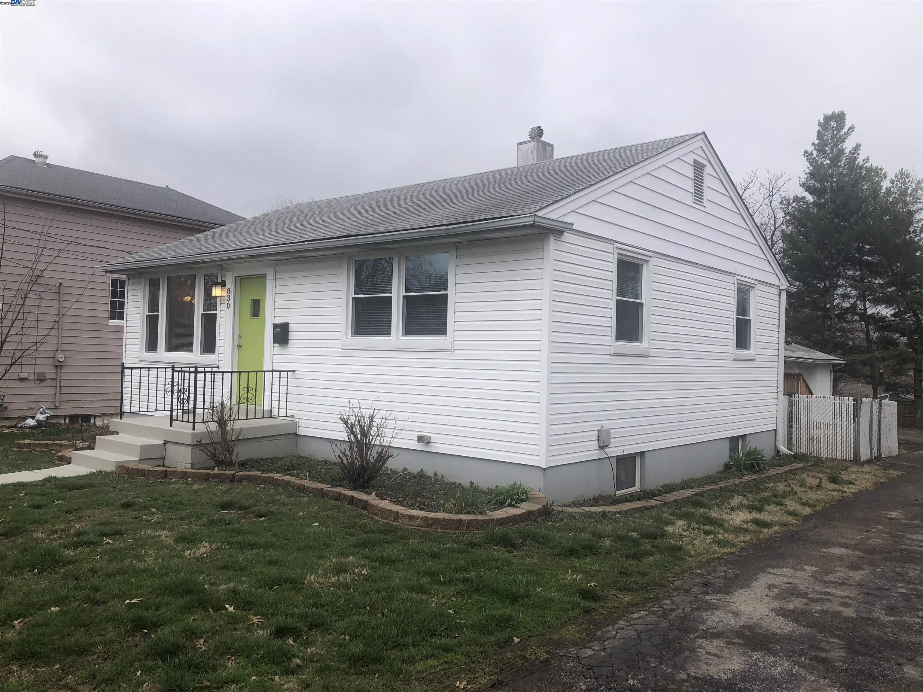 830 Zeiss Ave, Woodland, Missouri 63125, 2 Bedrooms Bedrooms, 5 Rooms Rooms,1 BathroomBathrooms,Residential Lease,For Rent,830 Zeiss Ave,41096049