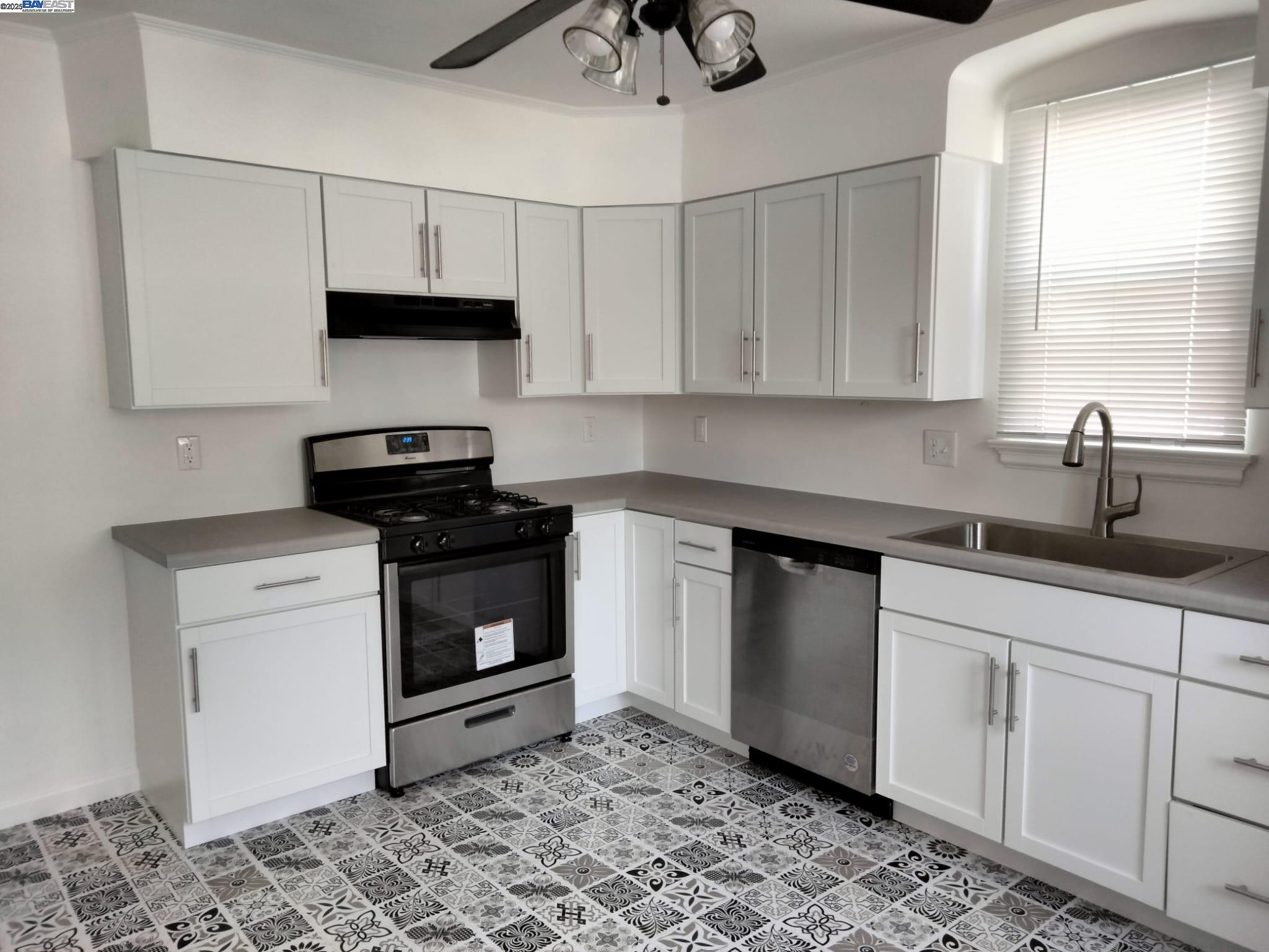 830 Zeiss Ave, Woodland, Missouri 63125, 2 Bedrooms Bedrooms, 5 Rooms Rooms,1 BathroomBathrooms,Residential Lease,For Rent,830 Zeiss Ave,41096049