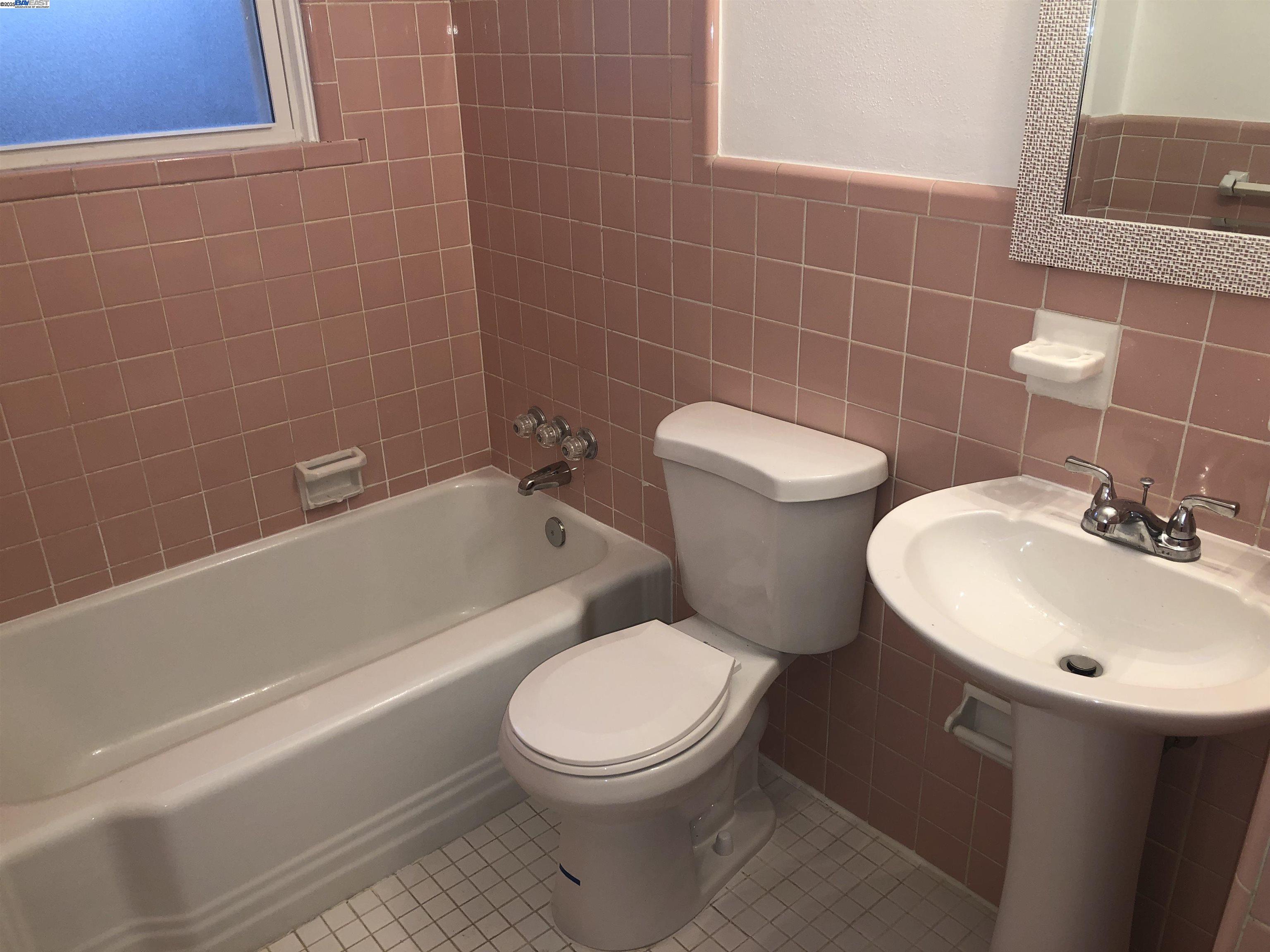 830 Zeiss Ave, Woodland, Missouri 63125, 2 Bedrooms Bedrooms, 5 Rooms Rooms,1 BathroomBathrooms,Residential Lease,For Rent,830 Zeiss Ave,41096049