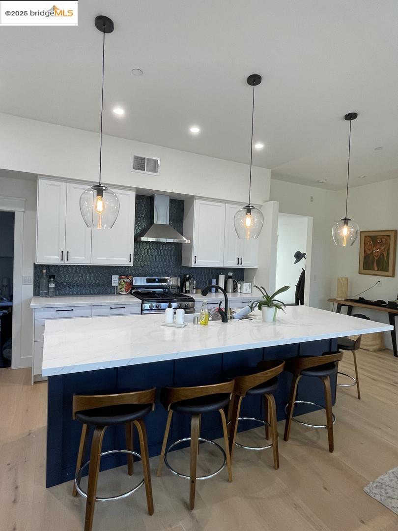 Detail Gallery Image 5 of 16 For 911 Peggy Ln, Menlo Park,  CA 94025 - 4 Beds | 2/1 Baths
