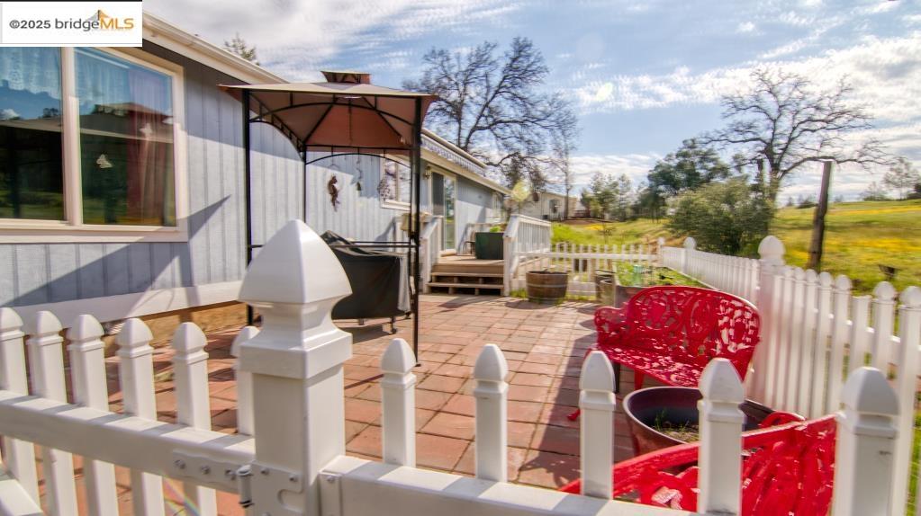 Detail Gallery Image 4 of 20 For 22782 Rolling Woods Drive, Groveland,  CA 95321-9392 - 3 Beds | 2 Baths