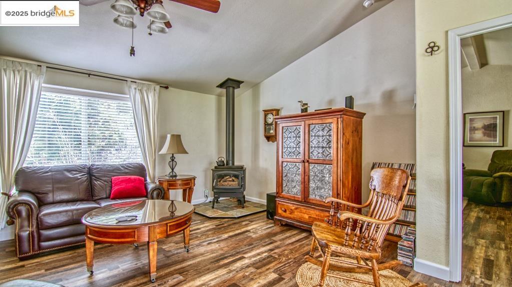 Detail Gallery Image 5 of 20 For 22782 Rolling Woods Drive, Groveland,  CA 95321-9392 - 3 Beds | 2 Baths