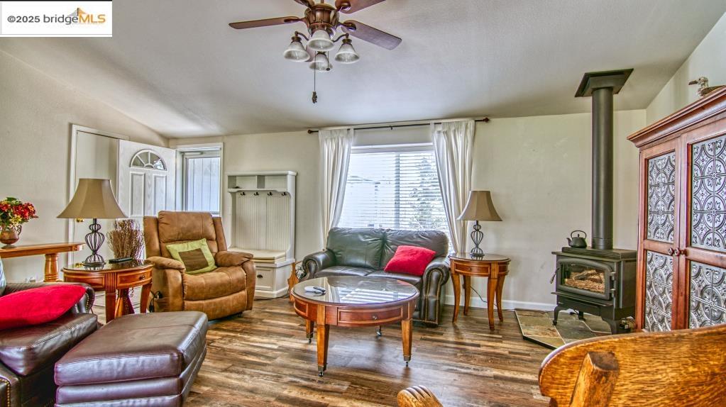 Detail Gallery Image 6 of 20 For 22782 Rolling Woods Drive, Groveland,  CA 95321-9392 - 3 Beds | 2 Baths