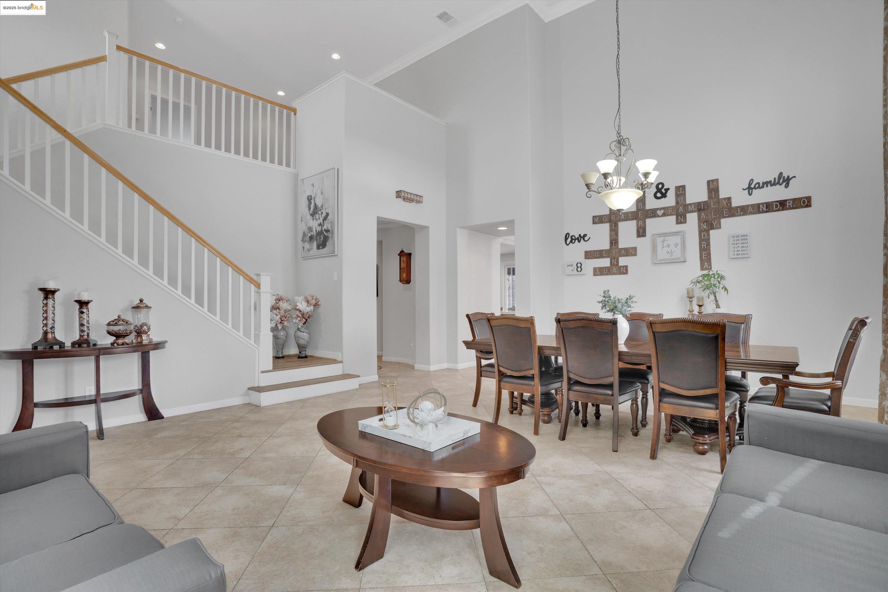 Detail Gallery Image 3 of 30 For 4622 Imperial St, Antioch,  CA 94531 - 5 Beds | 3/1 Baths