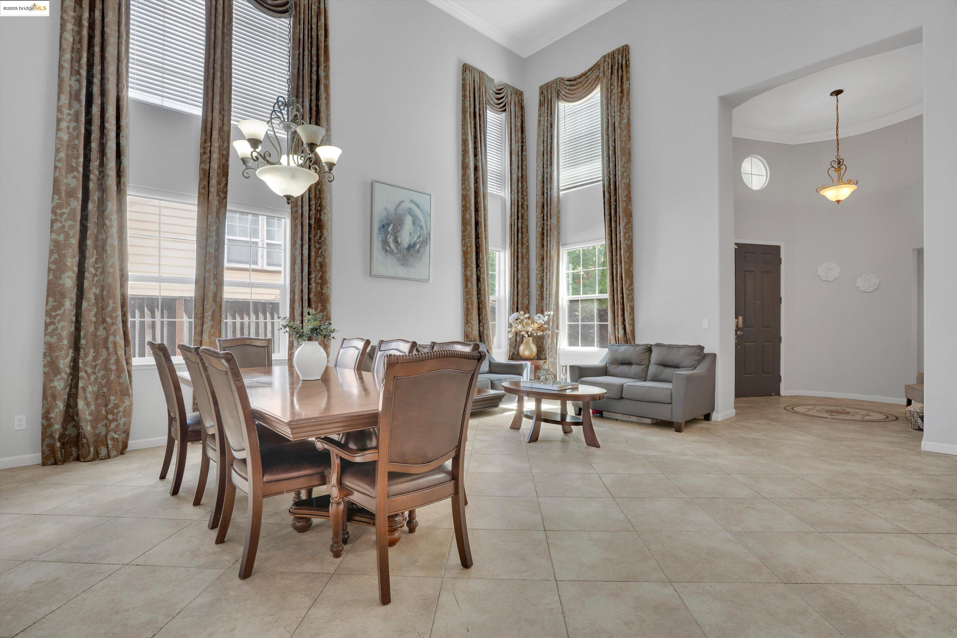Detail Gallery Image 4 of 30 For 4622 Imperial St, Antioch,  CA 94531 - 5 Beds | 3/1 Baths