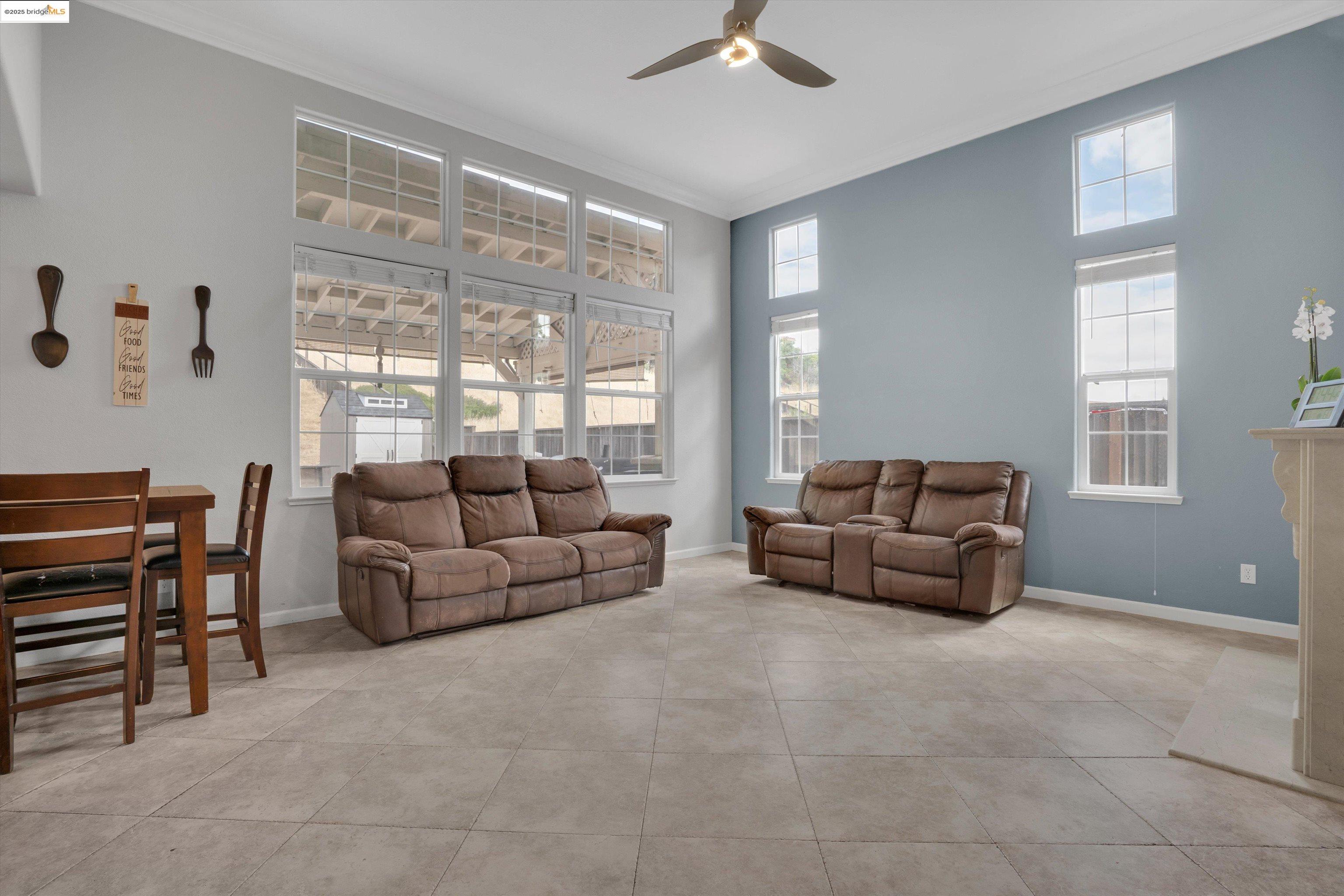 Detail Gallery Image 5 of 30 For 4622 Imperial St, Antioch,  CA 94531 - 5 Beds | 3/1 Baths