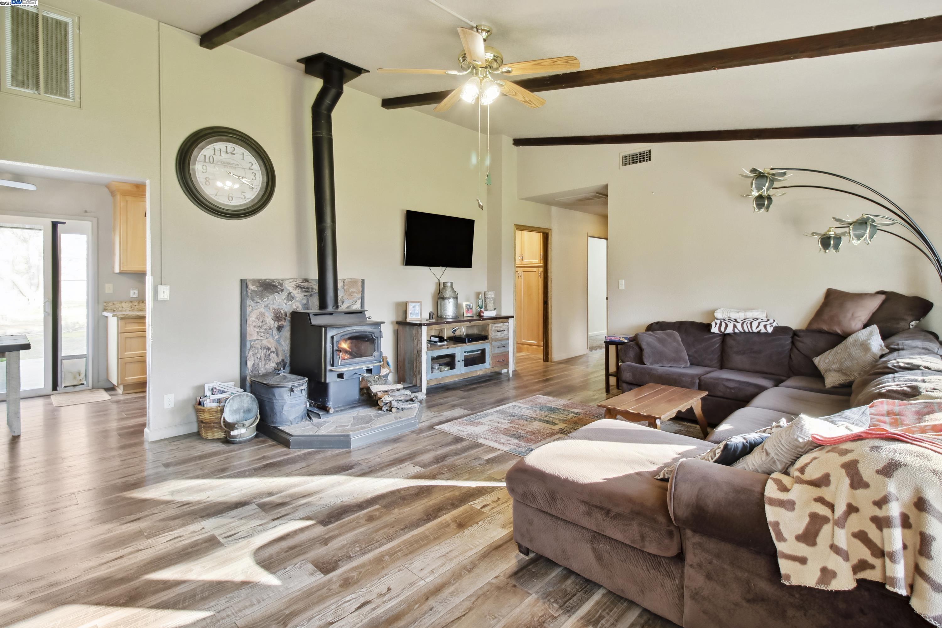 Detail Gallery Image 5 of 60 For 15828 Barney Rd, Plymouth,  CA 95669 - 3 Beds | 3 Baths