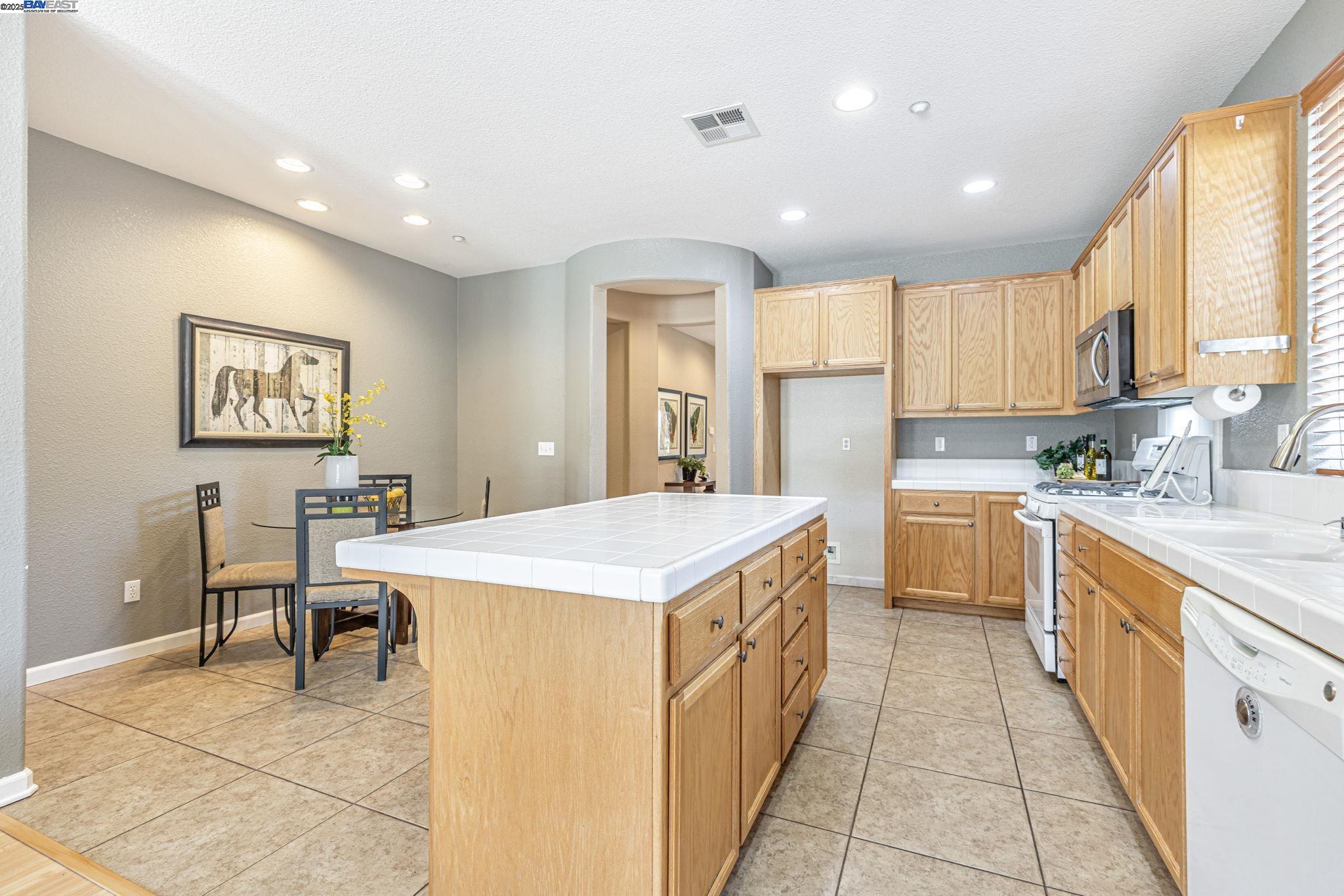 Detail Gallery Image 14 of 38 For 1459 Paradise Ln, Brentwood,  CA 94513 - 3 Beds | 2 Baths