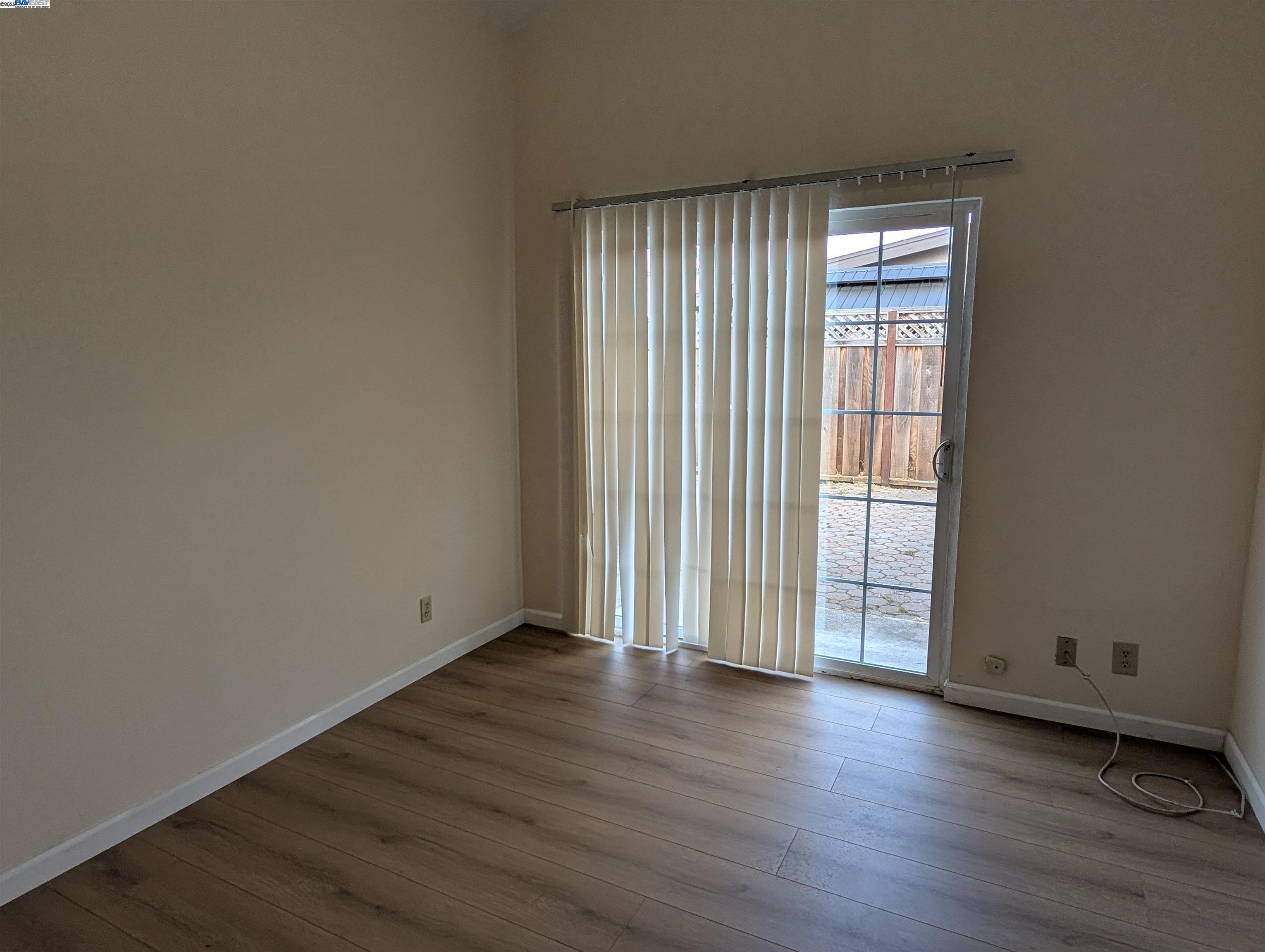 Detail Gallery Image 10 of 12 For 27568 Gainesville Ave, Hayward,  CA 94545 - 5 Beds | 2 Baths
