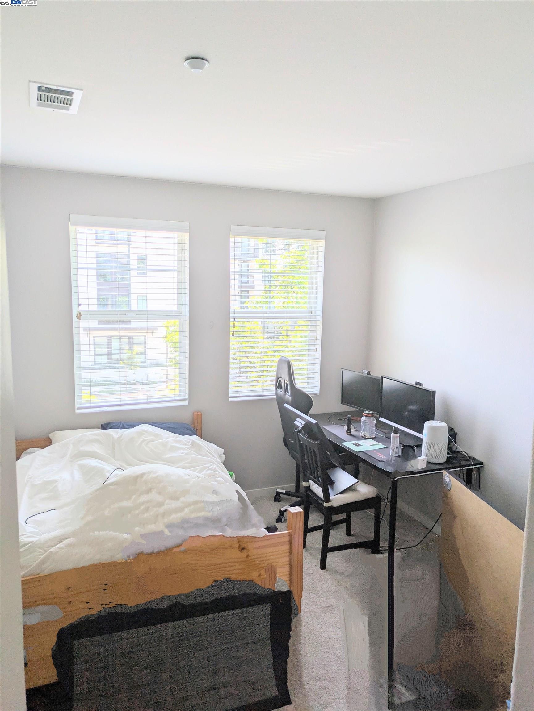 Detail Gallery Image 14 of 19 For 1948 Railroad Ave #104,  Livermore,  CA 94550 - 3 Beds | 2 Baths