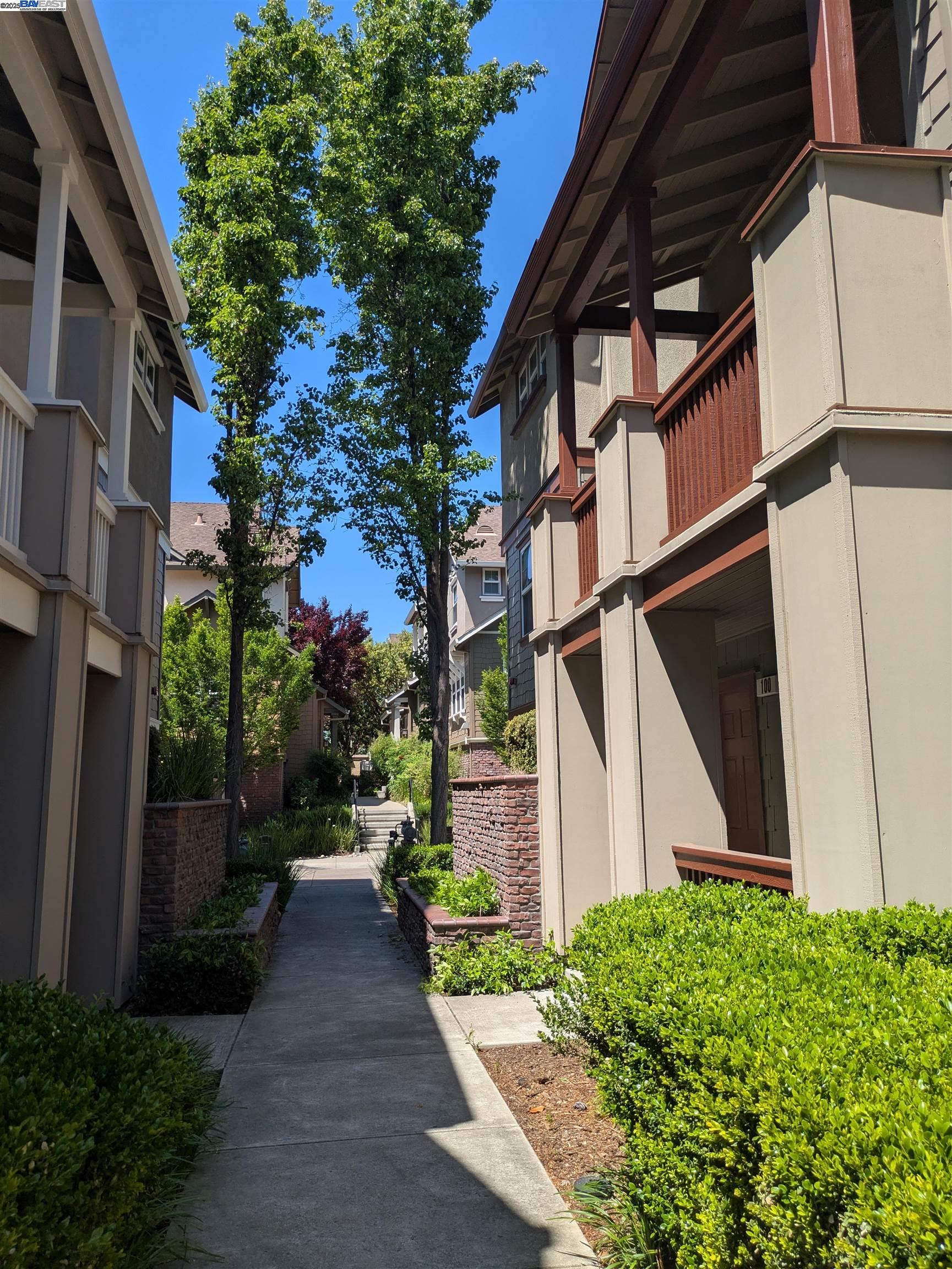 Detail Gallery Image 17 of 19 For 1948 Railroad Ave #104,  Livermore,  CA 94550 - 3 Beds | 2 Baths