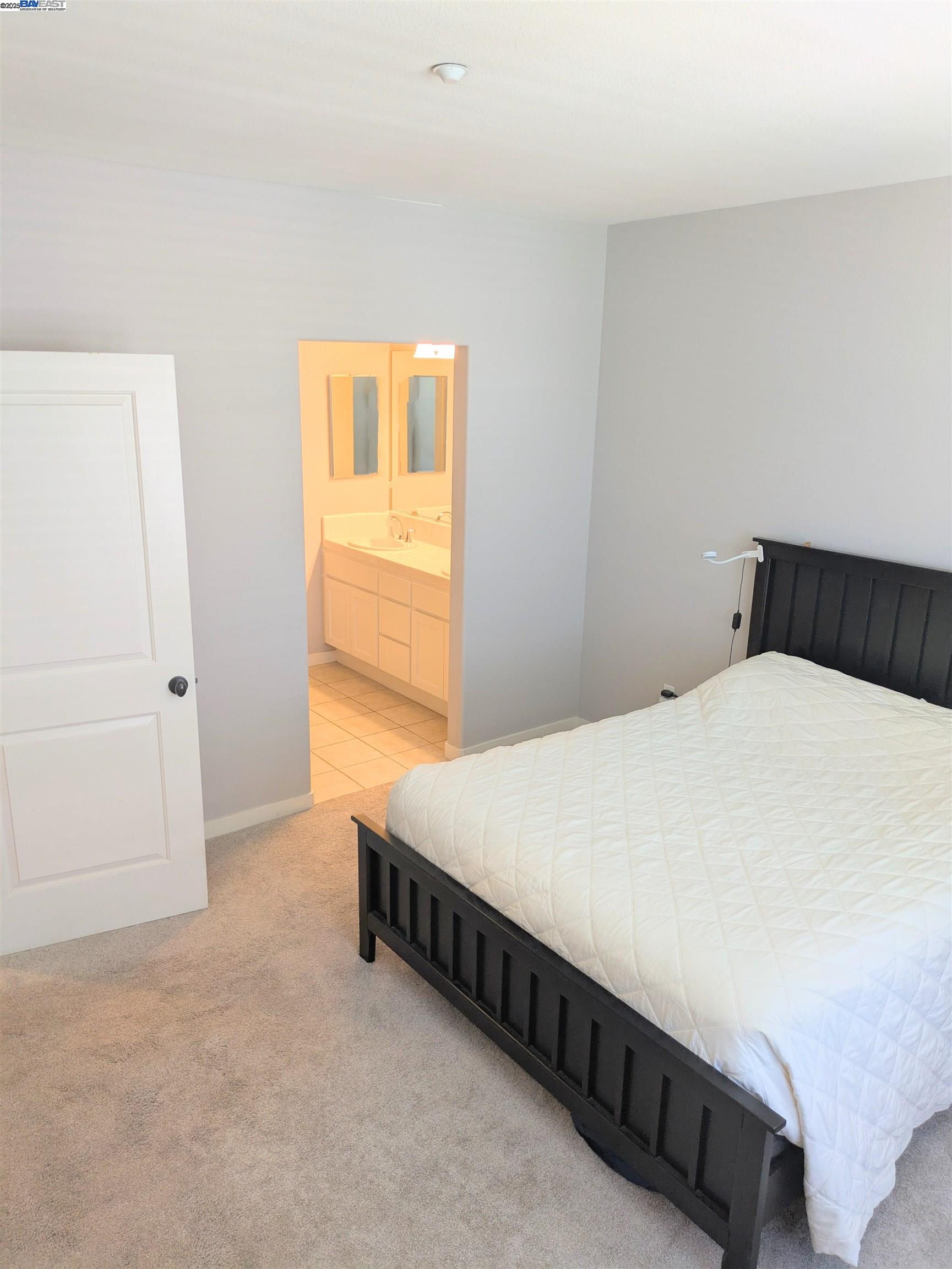 Detail Gallery Image 8 of 19 For 1948 Railroad Ave #104,  Livermore,  CA 94550 - 3 Beds | 2 Baths
