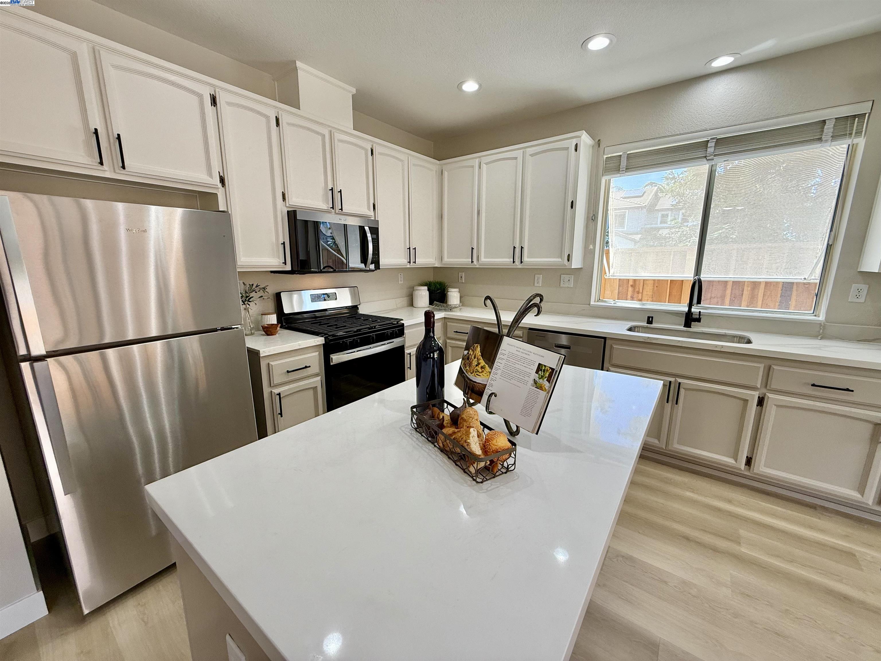 Detail Gallery Image 13 of 55 For 825 Hollowbrook Dr, Brentwood,  CA 94513 - 4 Beds | 3 Baths