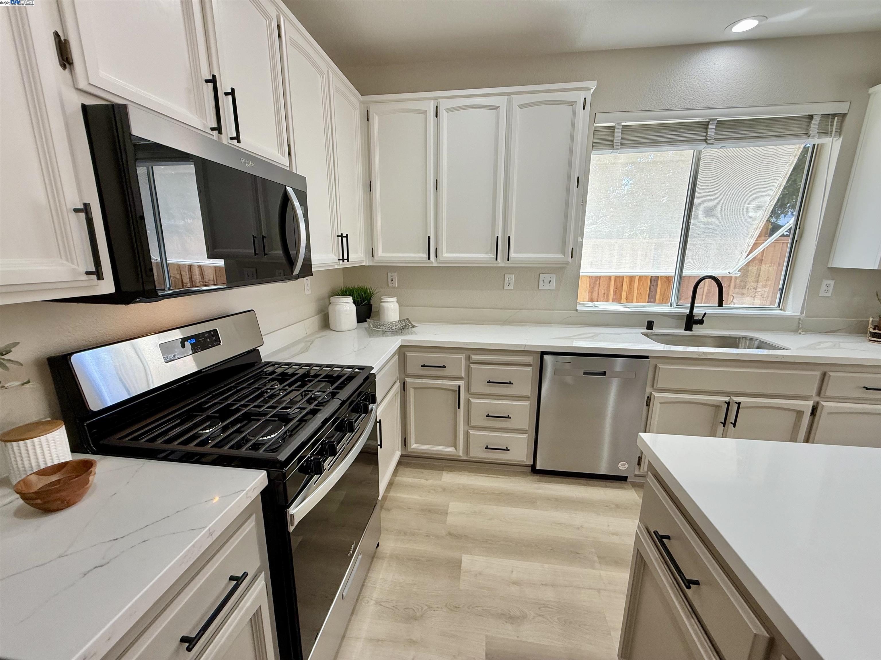 Detail Gallery Image 14 of 55 For 825 Hollowbrook Dr, Brentwood,  CA 94513 - 4 Beds | 3 Baths