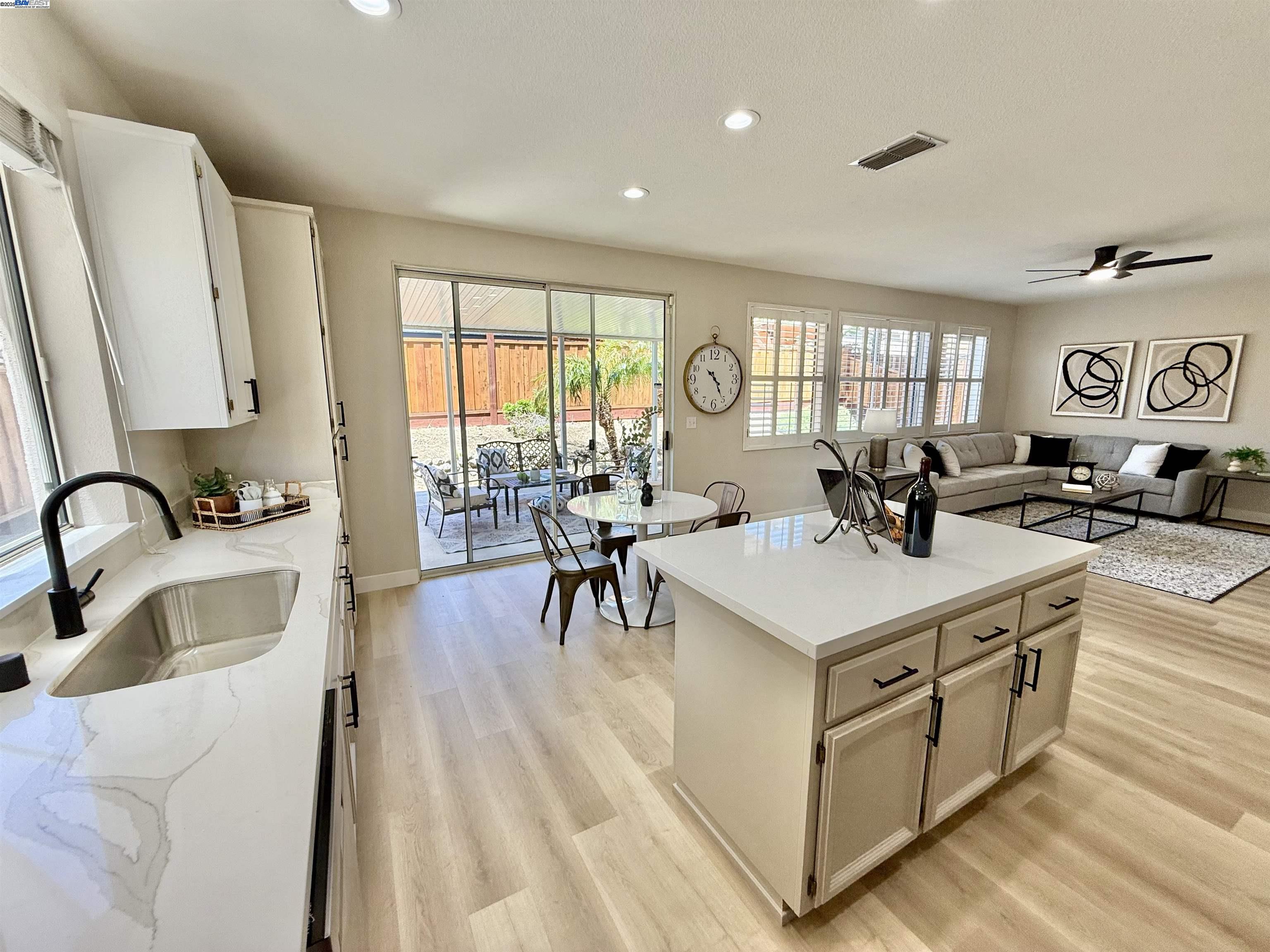 Detail Gallery Image 17 of 55 For 825 Hollowbrook Dr, Brentwood,  CA 94513 - 4 Beds | 3 Baths