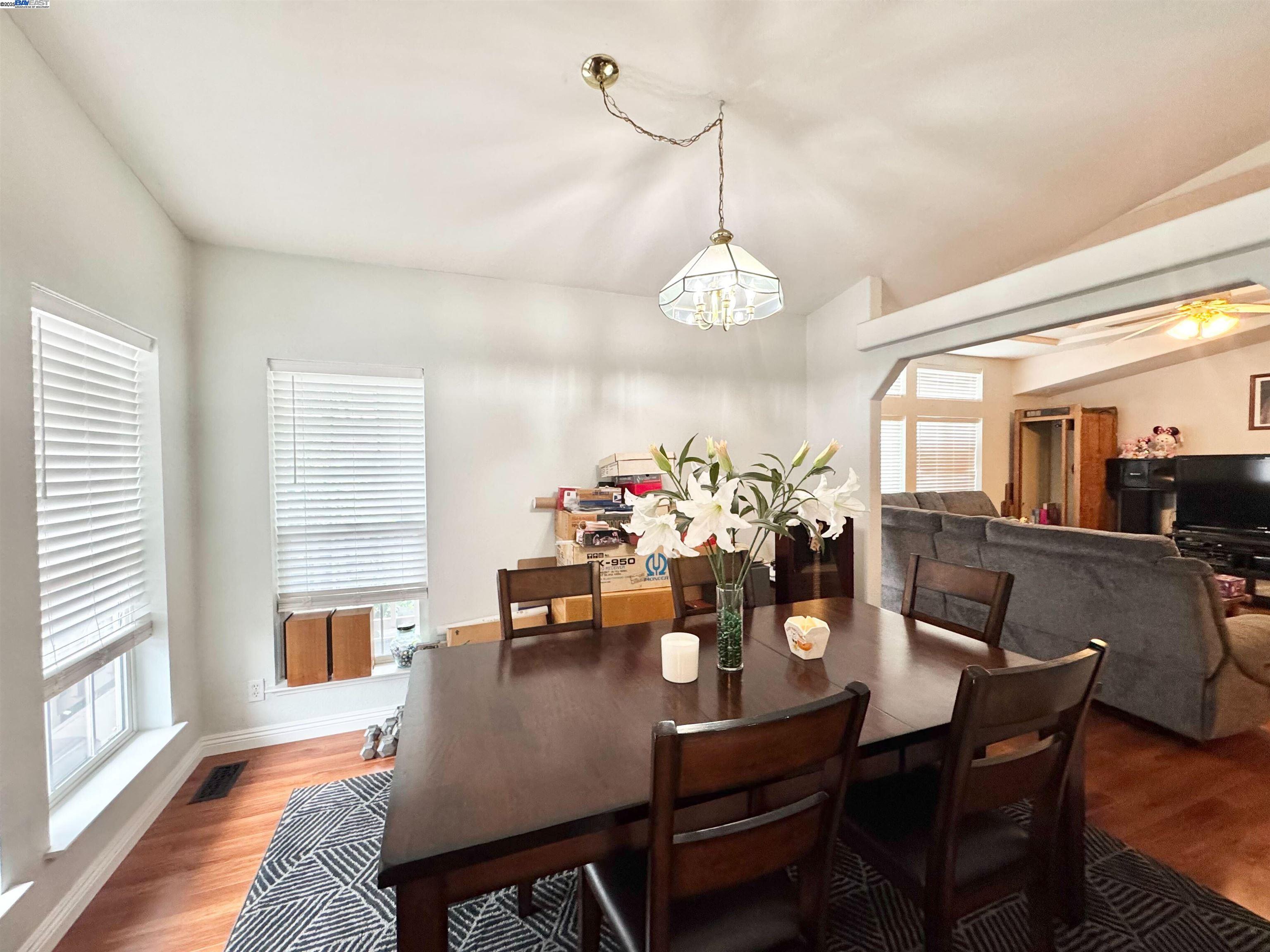 Detail Gallery Image 7 of 8 For 6130 Monterey Hwy #35,  San Jose,  CA 95138 - 3 Beds | 2 Baths