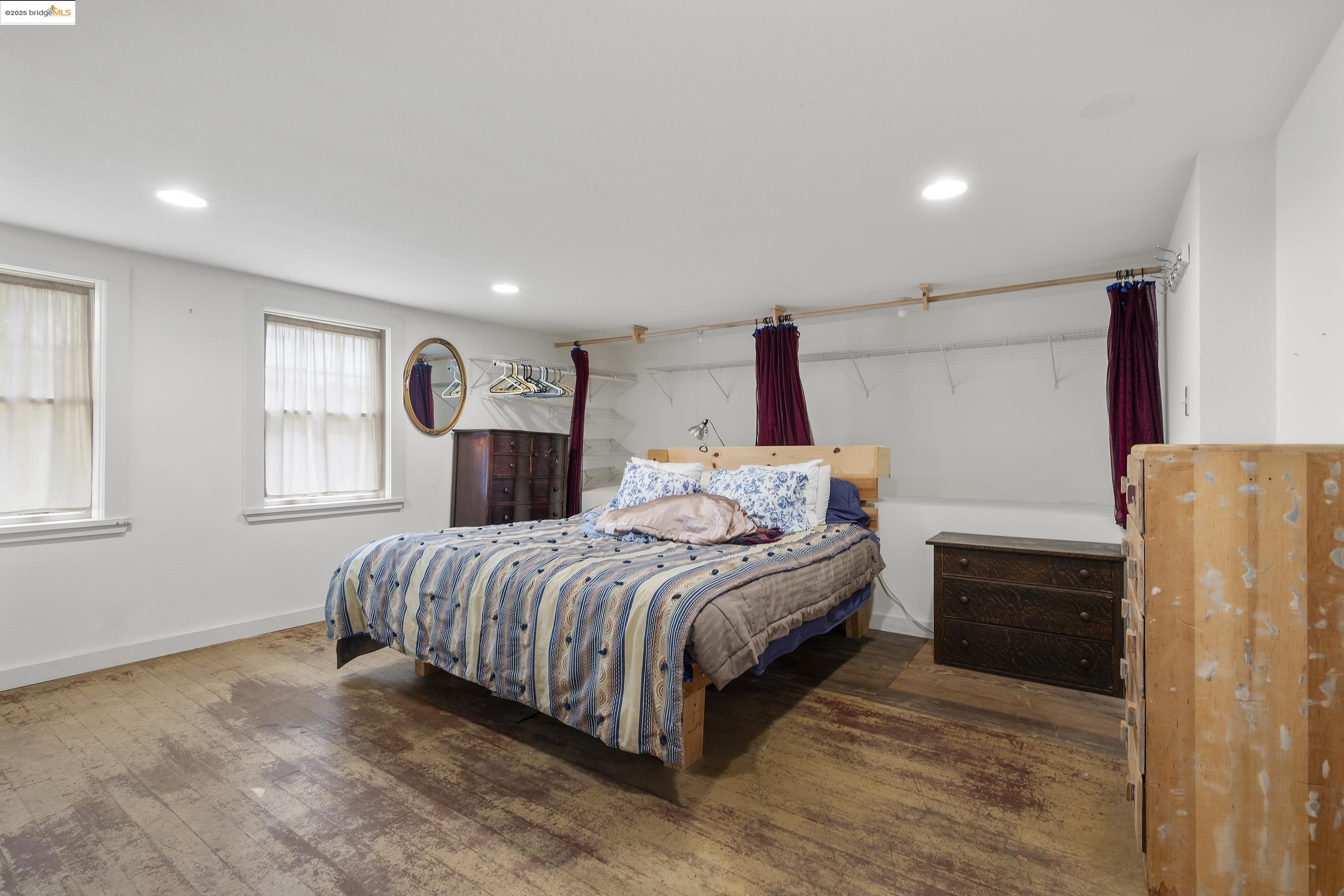 Detail Gallery Image 16 of 53 For 1001 Cragmont Ave, Berkeley,  CA 94708 - 4 Beds | 1 Baths