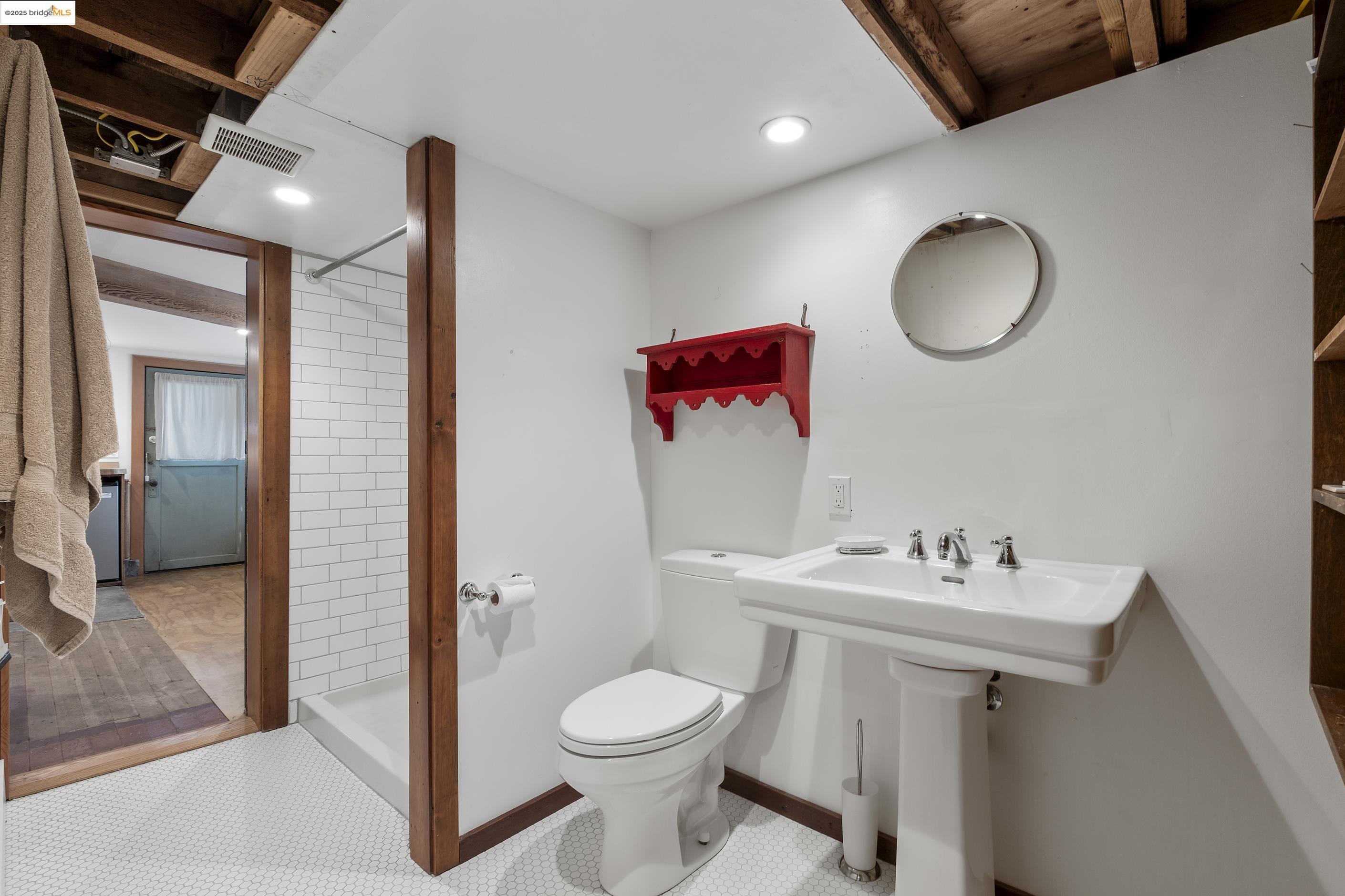 Detail Gallery Image 17 of 53 For 1001 Cragmont Ave, Berkeley,  CA 94708 - 4 Beds | 1 Baths