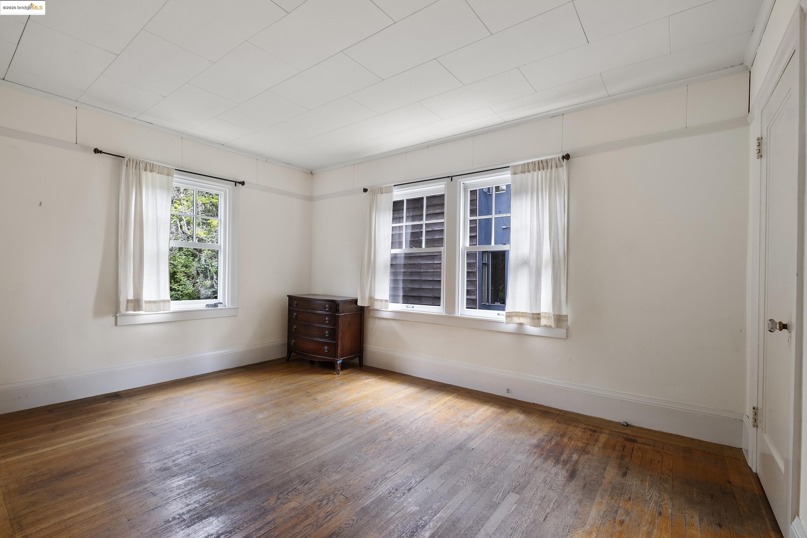 Detail Gallery Image 24 of 53 For 1001 Cragmont Ave, Berkeley,  CA 94708 - 4 Beds | 1 Baths