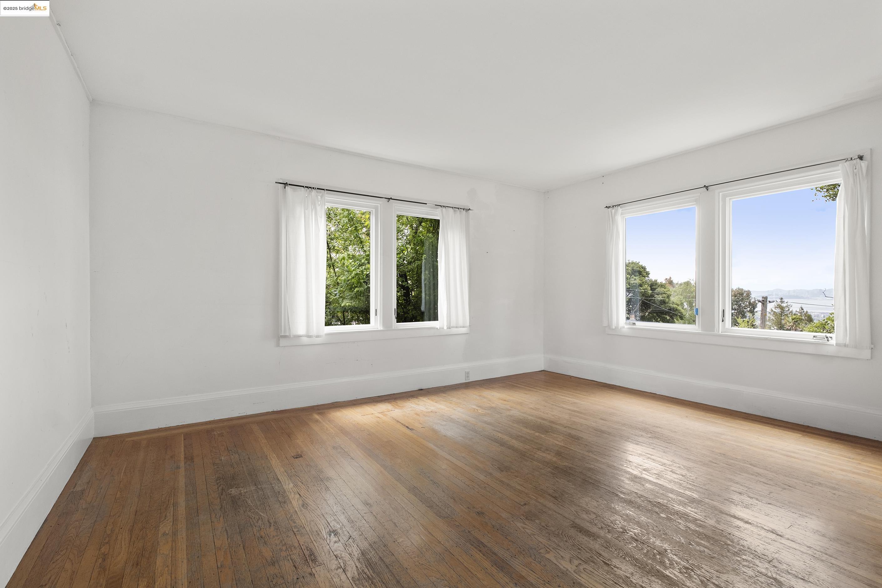 Detail Gallery Image 25 of 53 For 1001 Cragmont Ave, Berkeley,  CA 94708 - 4 Beds | 1 Baths