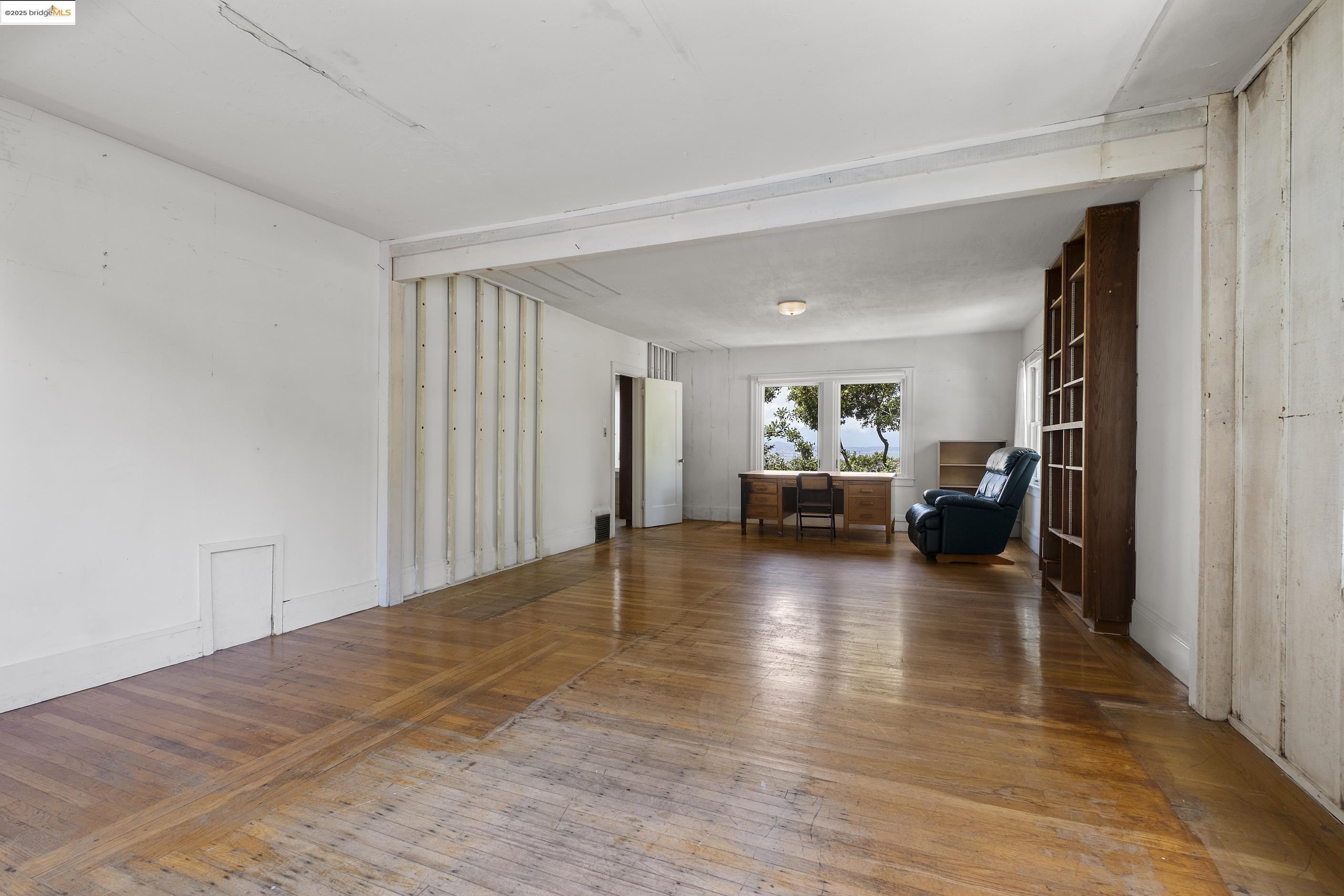 Detail Gallery Image 29 of 53 For 1001 Cragmont Ave, Berkeley,  CA 94708 - 4 Beds | 1 Baths