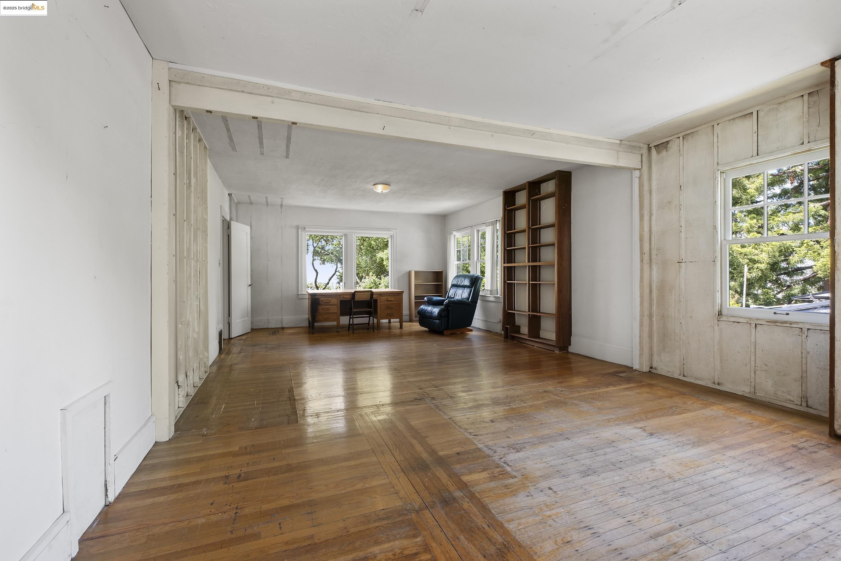 Detail Gallery Image 30 of 53 For 1001 Cragmont Ave, Berkeley,  CA 94708 - 4 Beds | 1 Baths