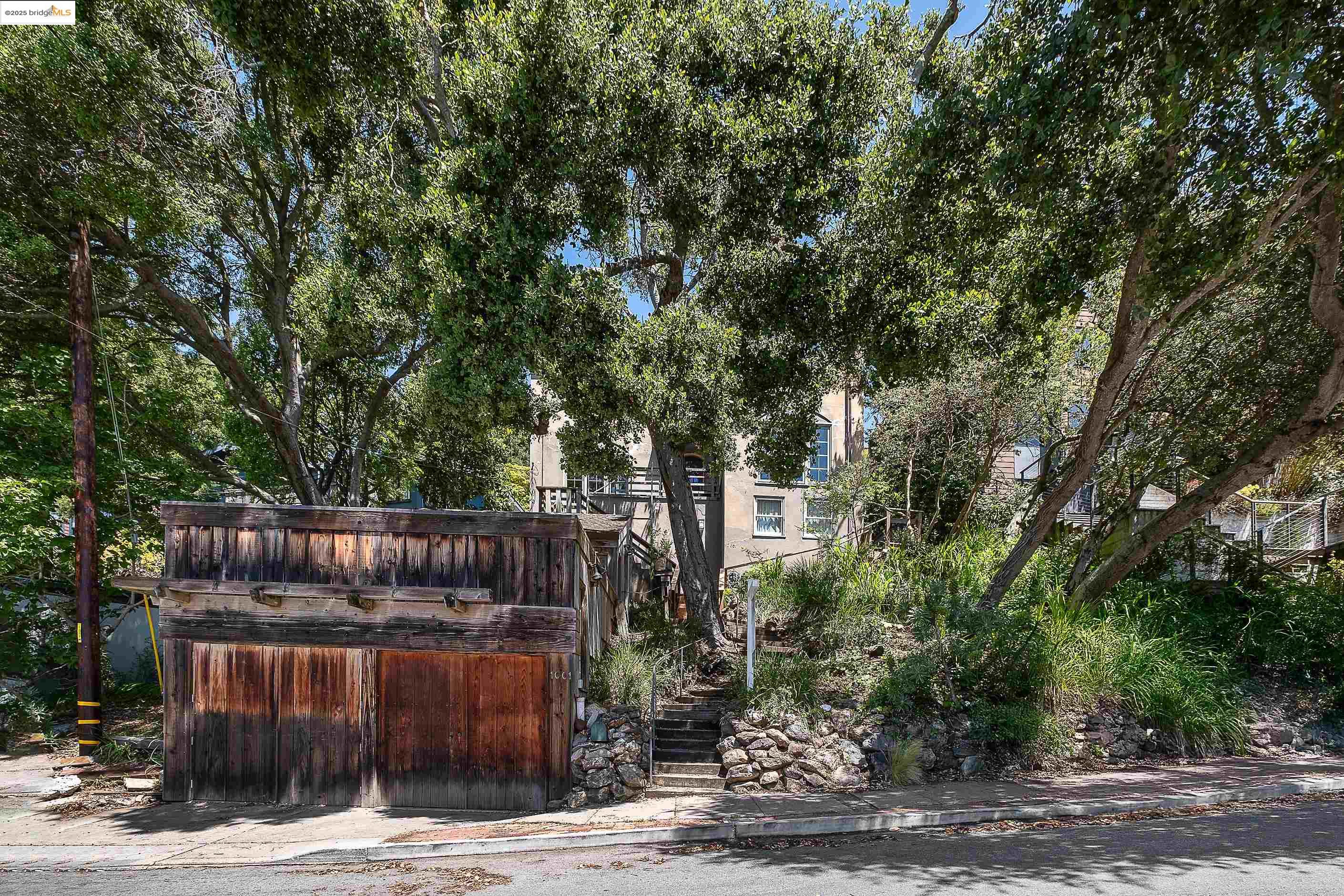 Detail Gallery Image 45 of 53 For 1001 Cragmont Ave, Berkeley,  CA 94708 - 4 Beds | 1 Baths