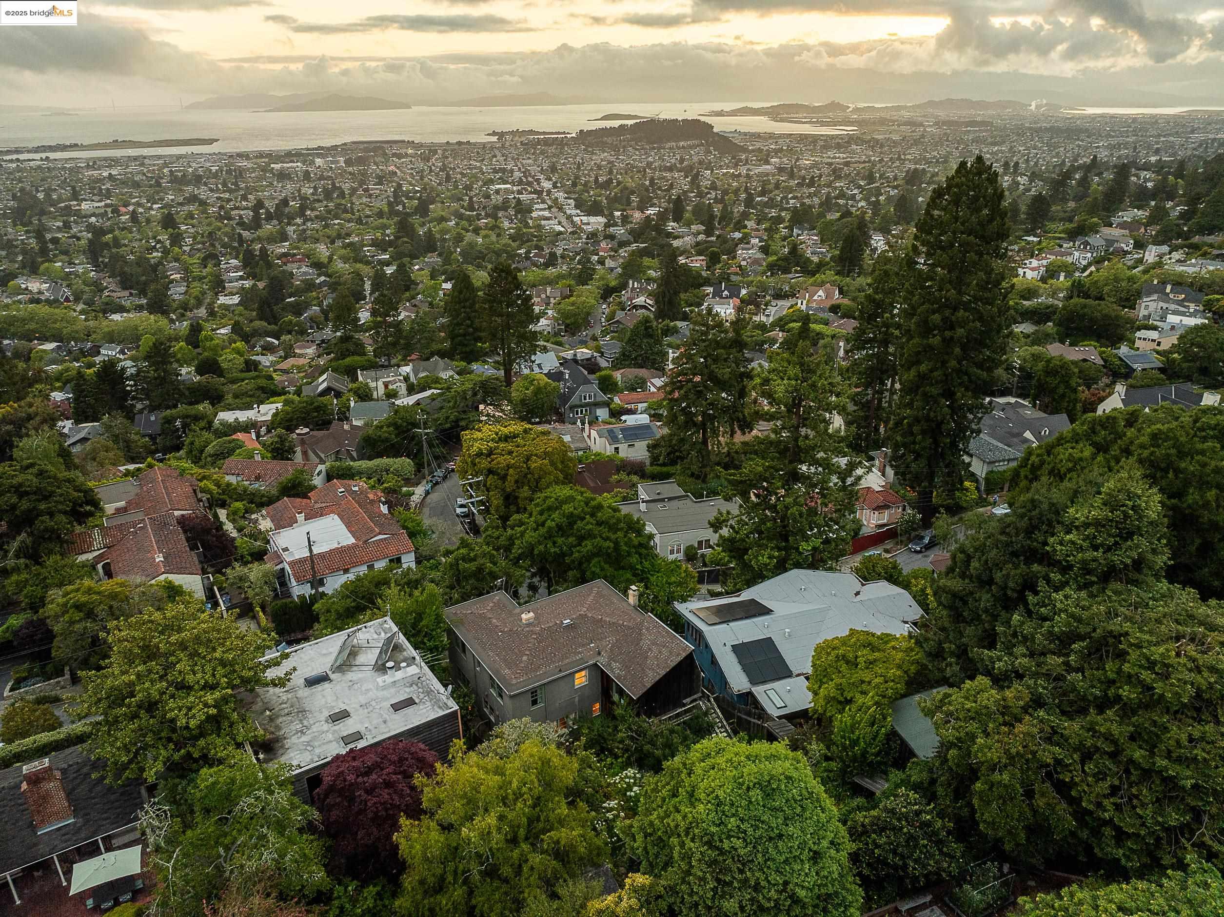 Detail Gallery Image 47 of 53 For 1001 Cragmont Ave, Berkeley,  CA 94708 - 4 Beds | 1 Baths