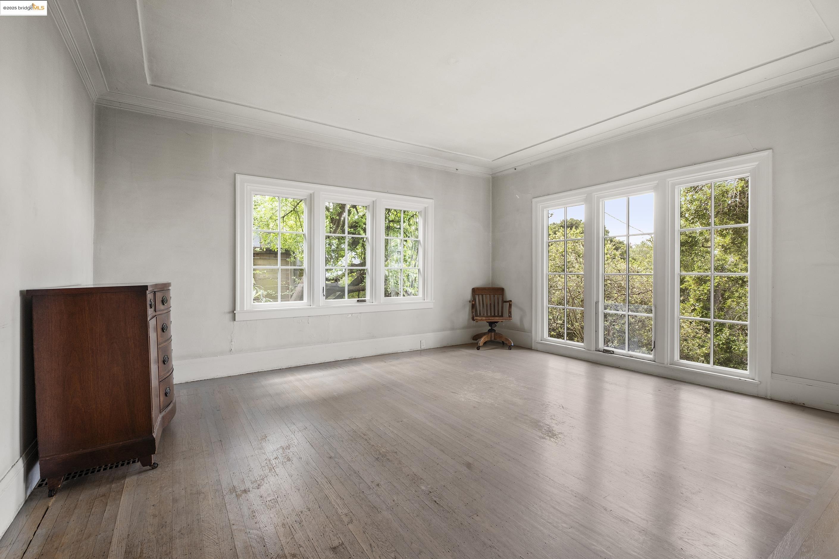 Detail Gallery Image 7 of 53 For 1001 Cragmont Ave, Berkeley,  CA 94708 - 4 Beds | 1 Baths