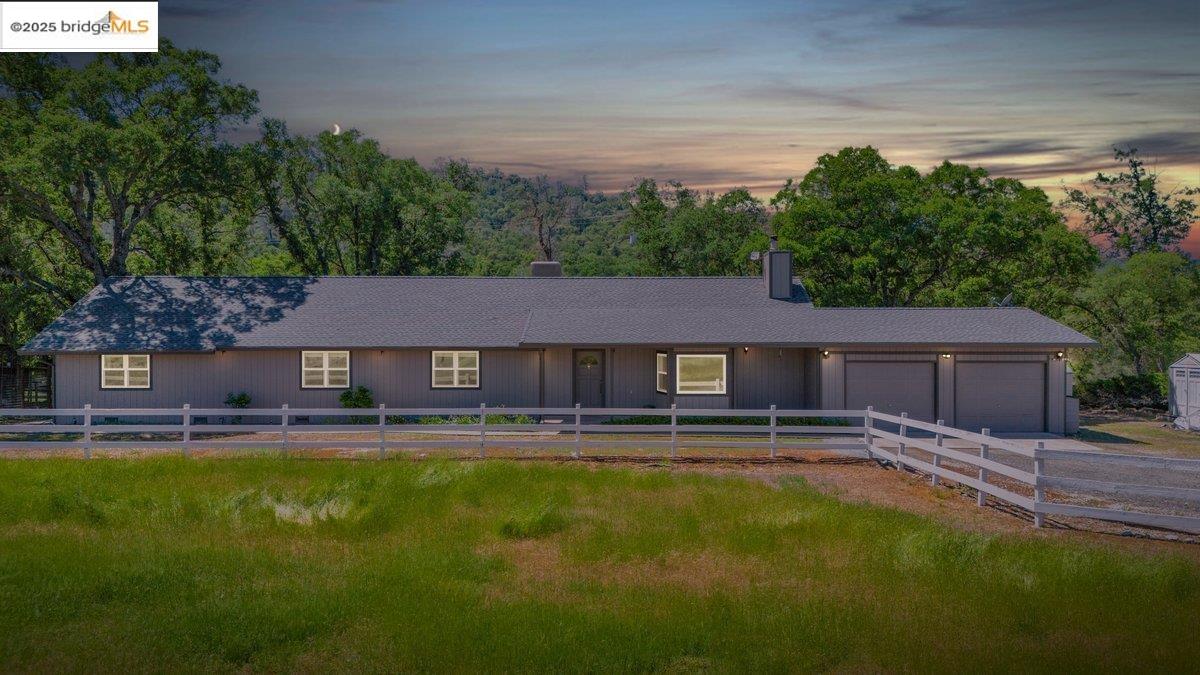 Detail Gallery Image 1 of 60 For 180 Stallion Way, Angels Camp,  CA 95222 - 3 Beds | 2 Baths