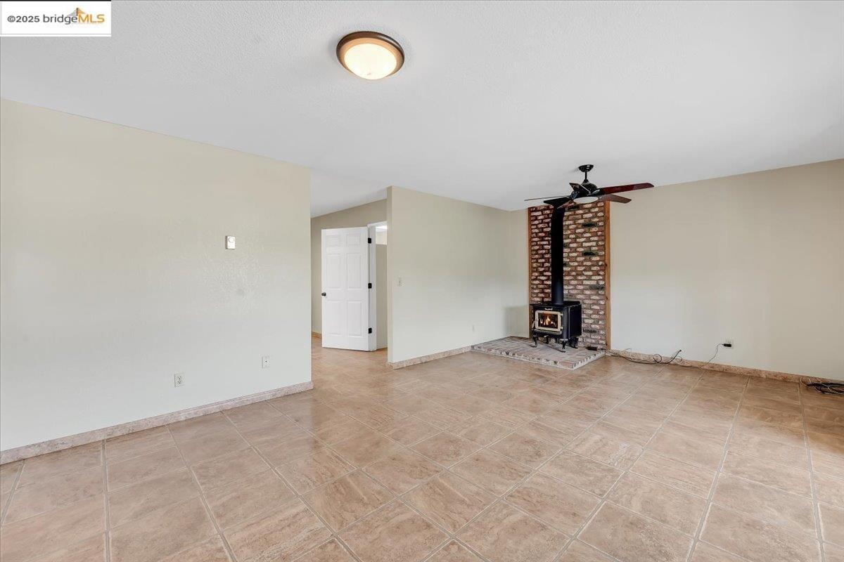 Detail Gallery Image 14 of 60 For 180 Stallion Way, Angels Camp,  CA 95222 - 3 Beds | 2 Baths