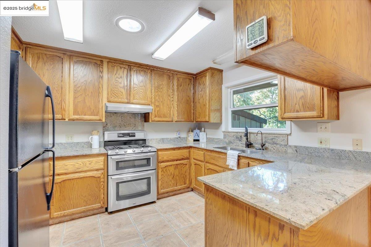 Detail Gallery Image 15 of 60 For 180 Stallion Way, Angels Camp,  CA 95222 - 3 Beds | 2 Baths