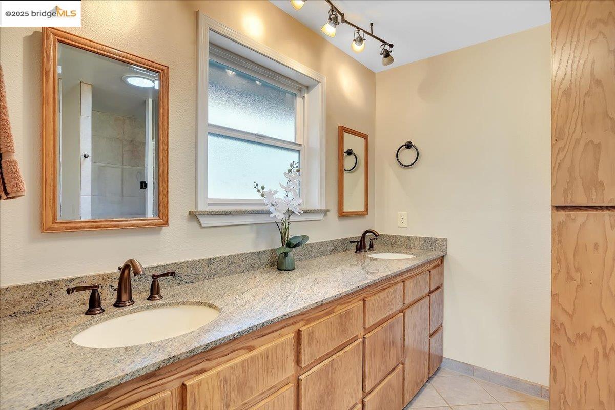 Detail Gallery Image 27 of 60 For 180 Stallion Way, Angels Camp,  CA 95222 - 3 Beds | 2 Baths