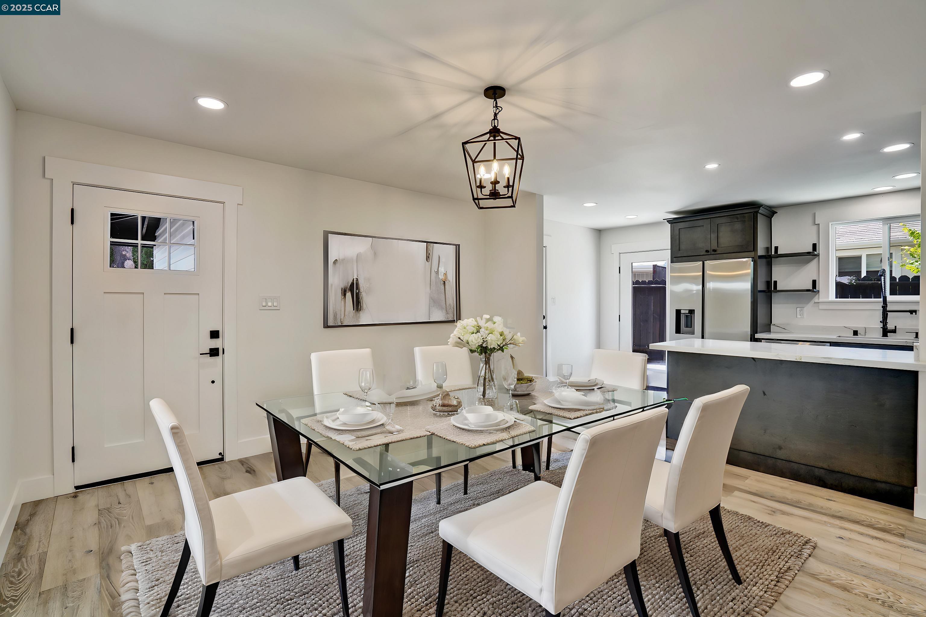 Detail Gallery Image 2 of 22 For 338 Warren Way, Pittsburg,  CA 94565 - 3 Beds | 2 Baths