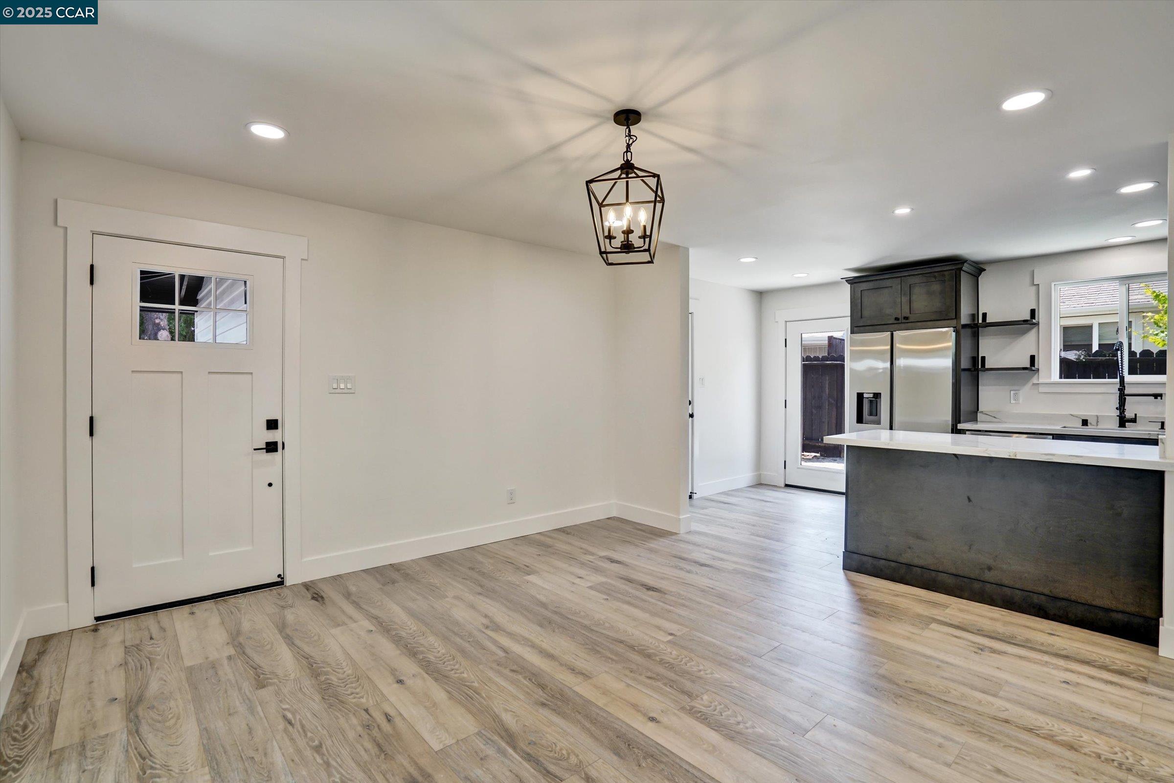 Detail Gallery Image 11 of 22 For 338 Warren Way, Pittsburg,  CA 94565 - 3 Beds | 2 Baths