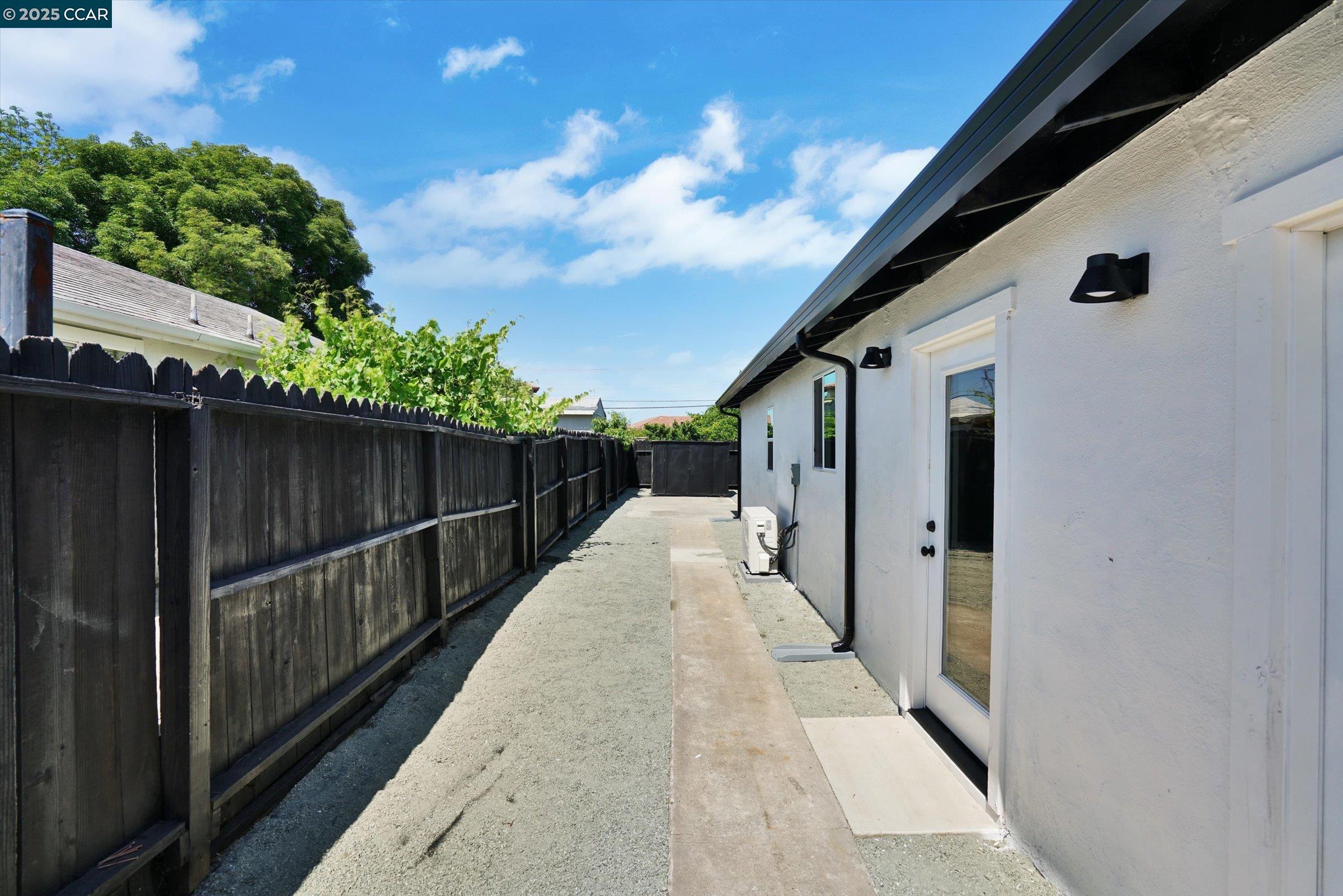 Detail Gallery Image 20 of 22 For 338 Warren Way, Pittsburg,  CA 94565 - 3 Beds | 2 Baths