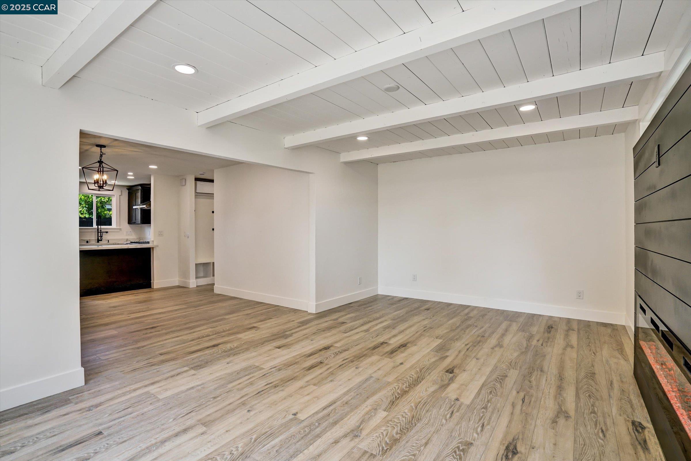 Detail Gallery Image 9 of 22 For 338 Warren Way, Pittsburg,  CA 94565 - 3 Beds | 2 Baths