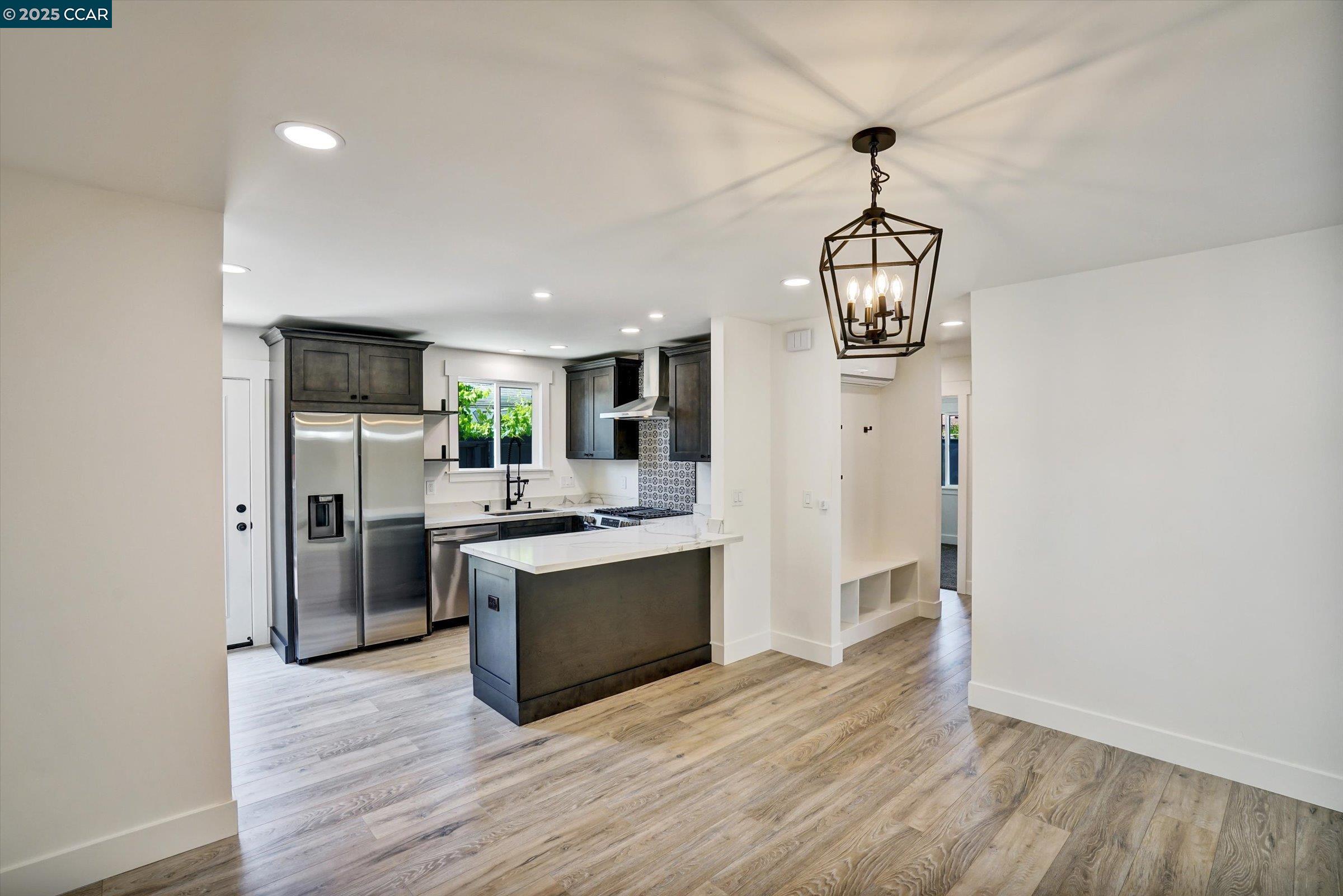 Detail Gallery Image 10 of 22 For 338 Warren Way, Pittsburg,  CA 94565 - 3 Beds | 2 Baths