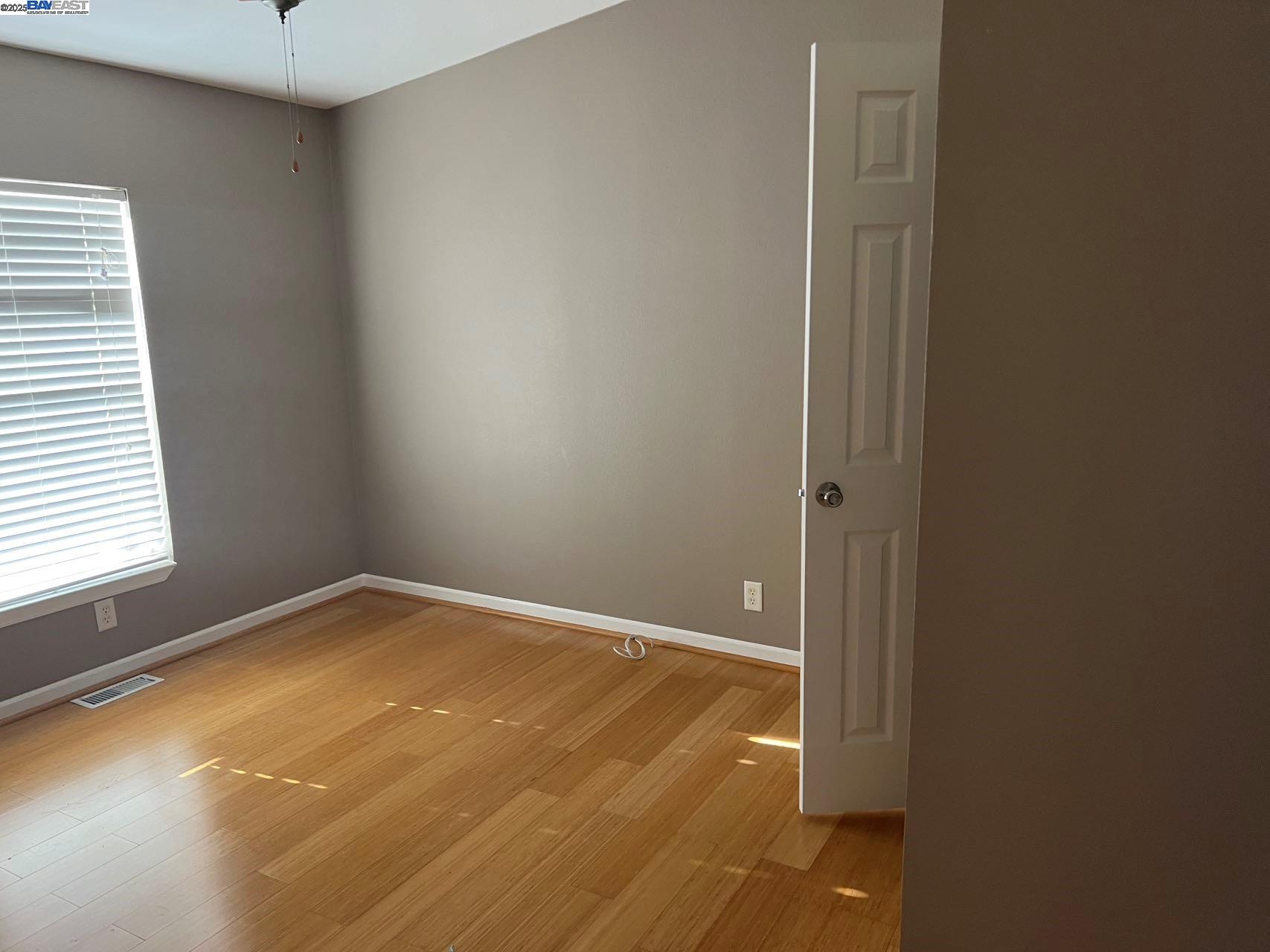 Detail Gallery Image 3 of 15 For 1225 Vienna Drive #38,  Sunnyvale,  CA 94089 - 3 Beds | 2 Baths