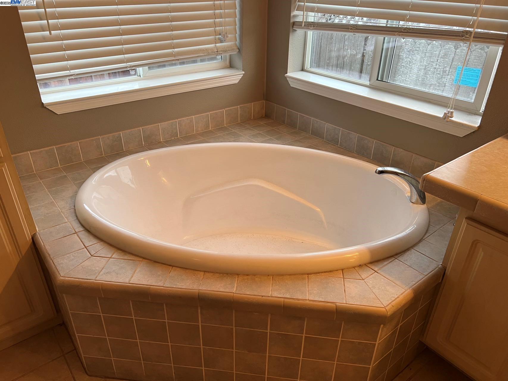 Detail Gallery Image 6 of 15 For 1225 Vienna Drive #38,  Sunnyvale,  CA 94089 - 3 Beds | 2 Baths