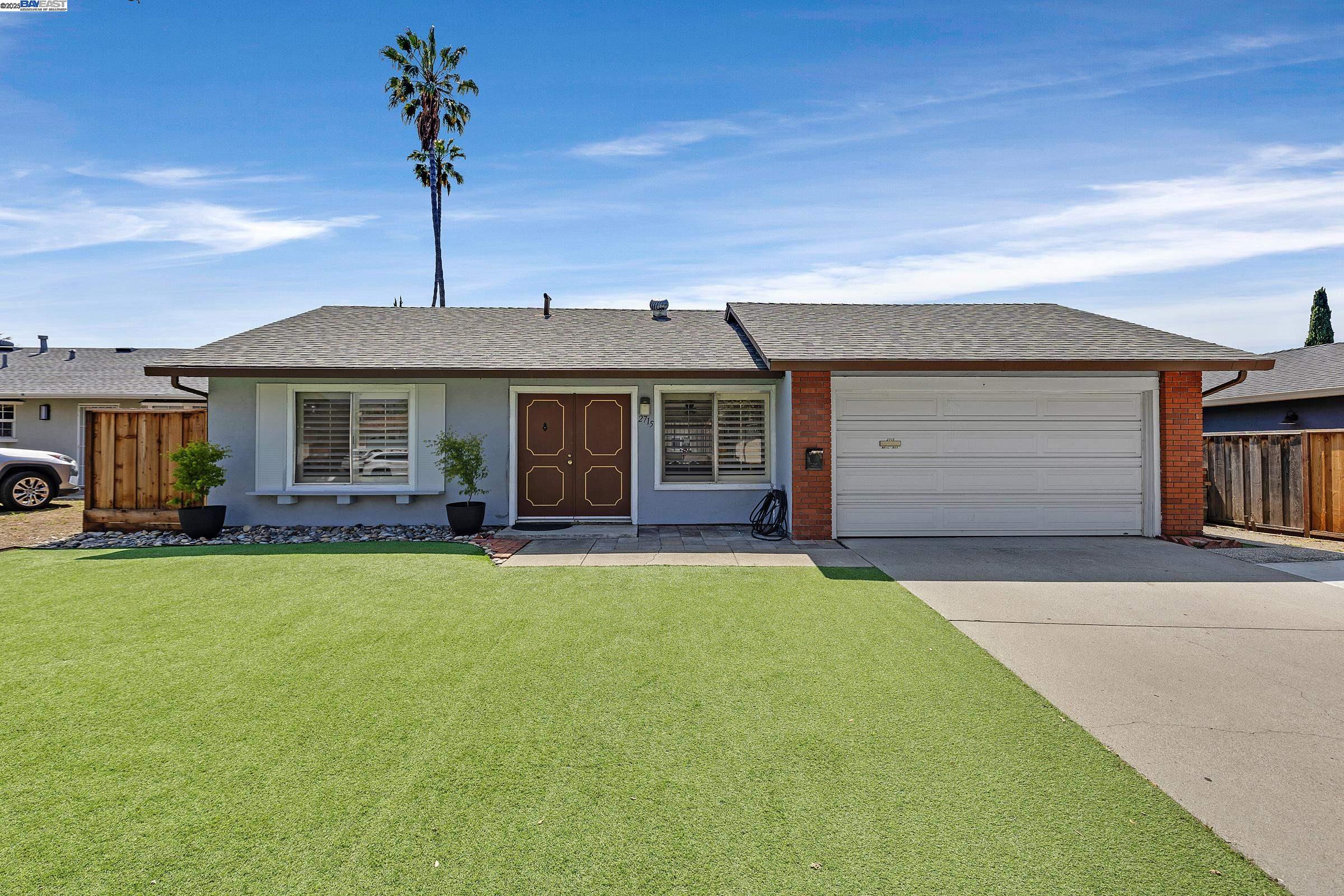 Detail Gallery Image 1 of 32 For 2715 Mosswood Dr, San Jose,  CA 95132 - 3 Beds | 2 Baths