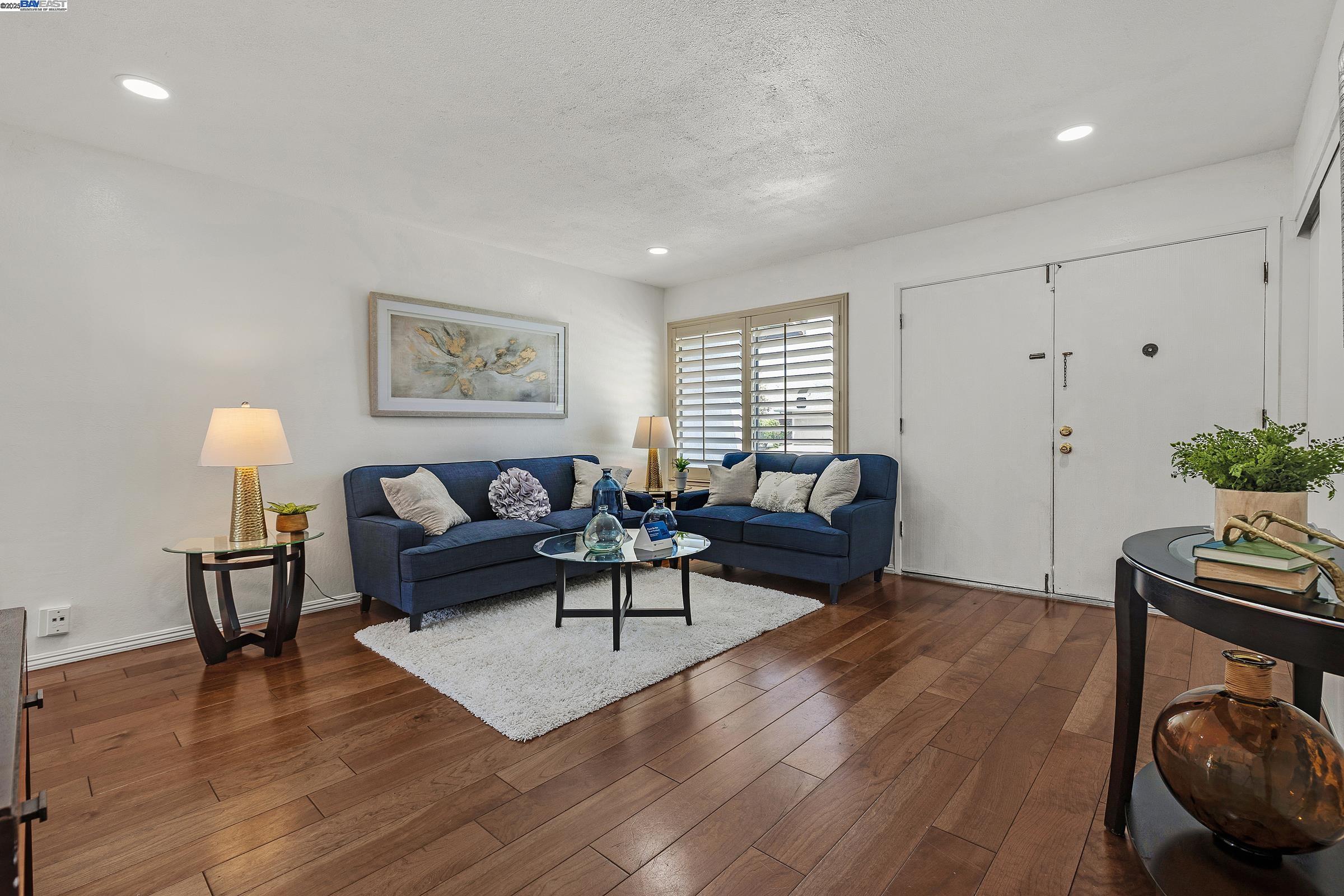 Detail Gallery Image 5 of 32 For 2715 Mosswood Dr, San Jose,  CA 95132 - 3 Beds | 2 Baths