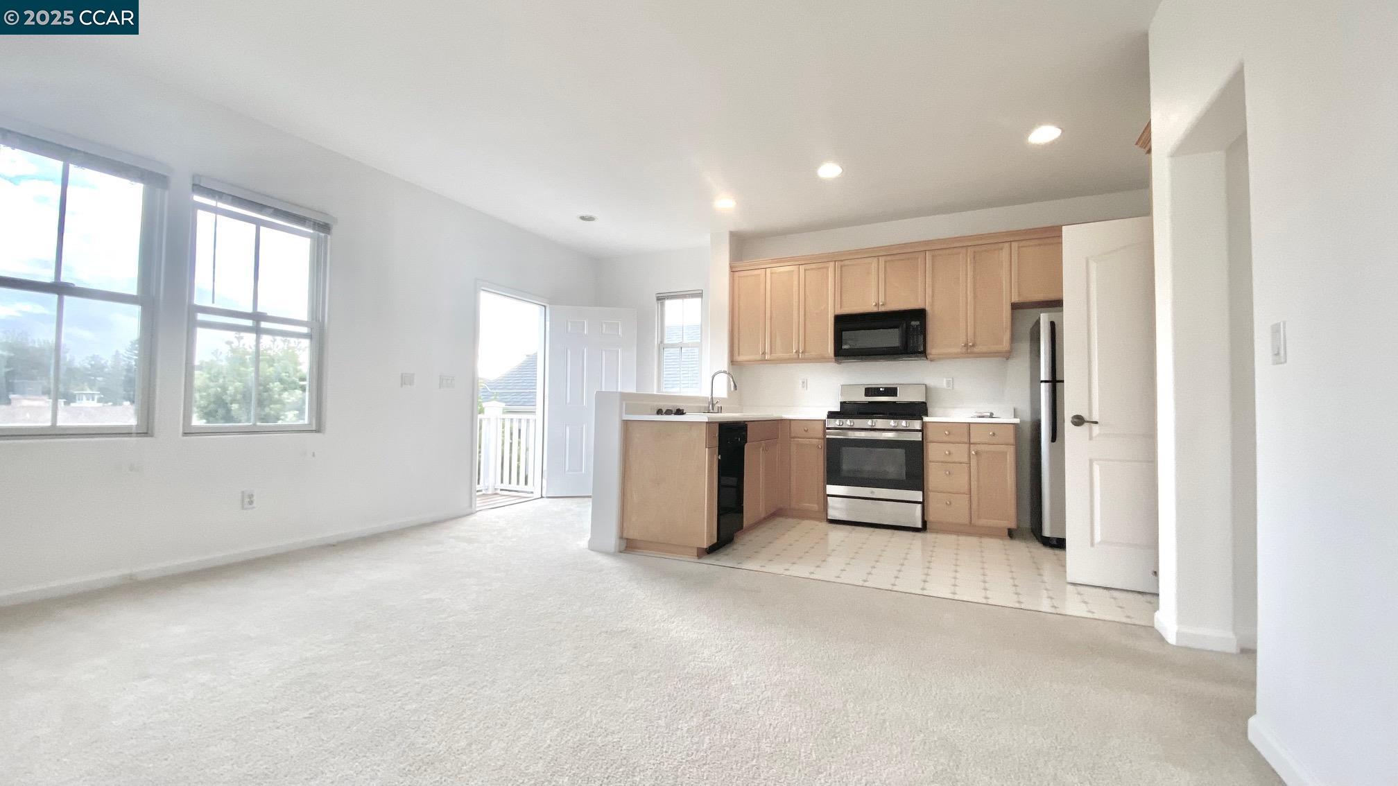 1027 MAIN ST - UNIT B, Hercules, California 94547, 1 Bedroom Bedrooms, 2 Rooms Rooms,1 BathroomBathrooms,Residential Lease,For Rent,1027 MAIN ST - UNIT B,41096097