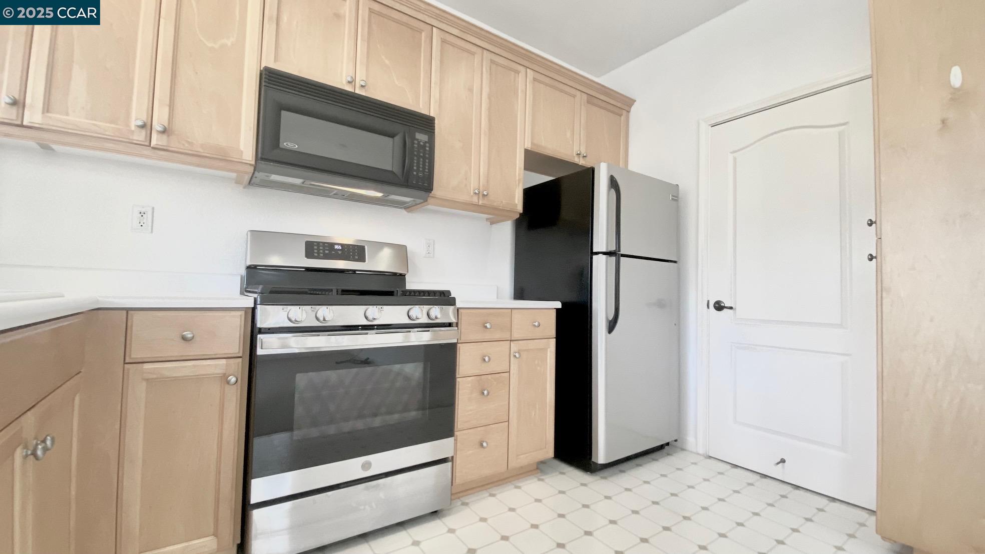 1027 MAIN ST - UNIT B, Hercules, California 94547, 1 Bedroom Bedrooms, 2 Rooms Rooms,1 BathroomBathrooms,Residential Lease,For Rent,1027 MAIN ST - UNIT B,41096097
