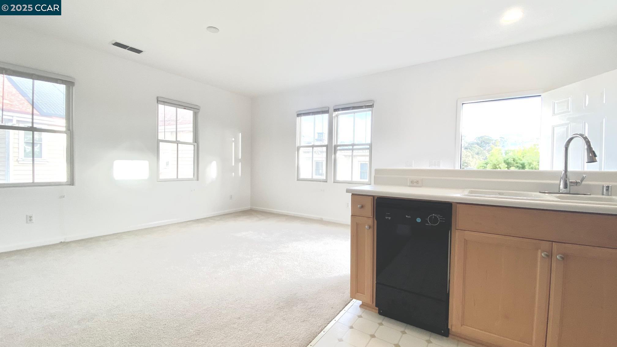 1027 MAIN ST - UNIT B, Hercules, California 94547, 1 Bedroom Bedrooms, 2 Rooms Rooms,1 BathroomBathrooms,Residential Lease,For Rent,1027 MAIN ST - UNIT B,41096097